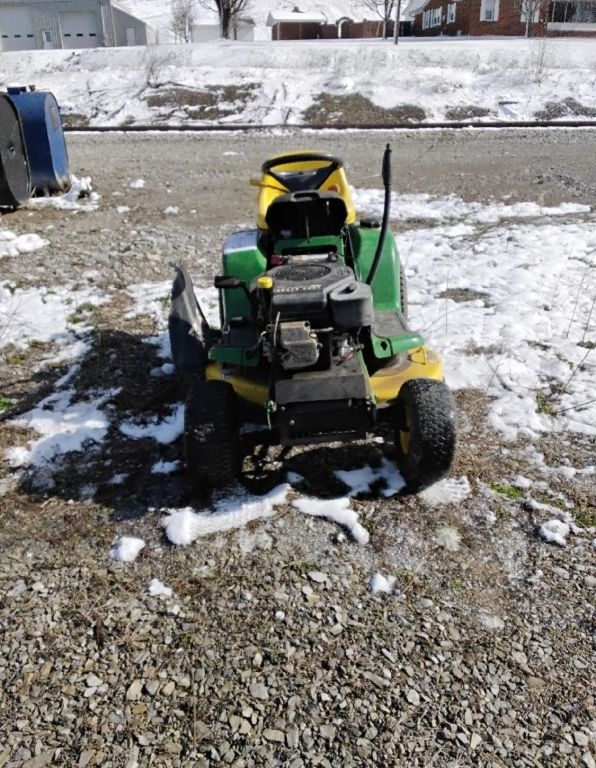 John Deere Mower Model LT155 (A62679)