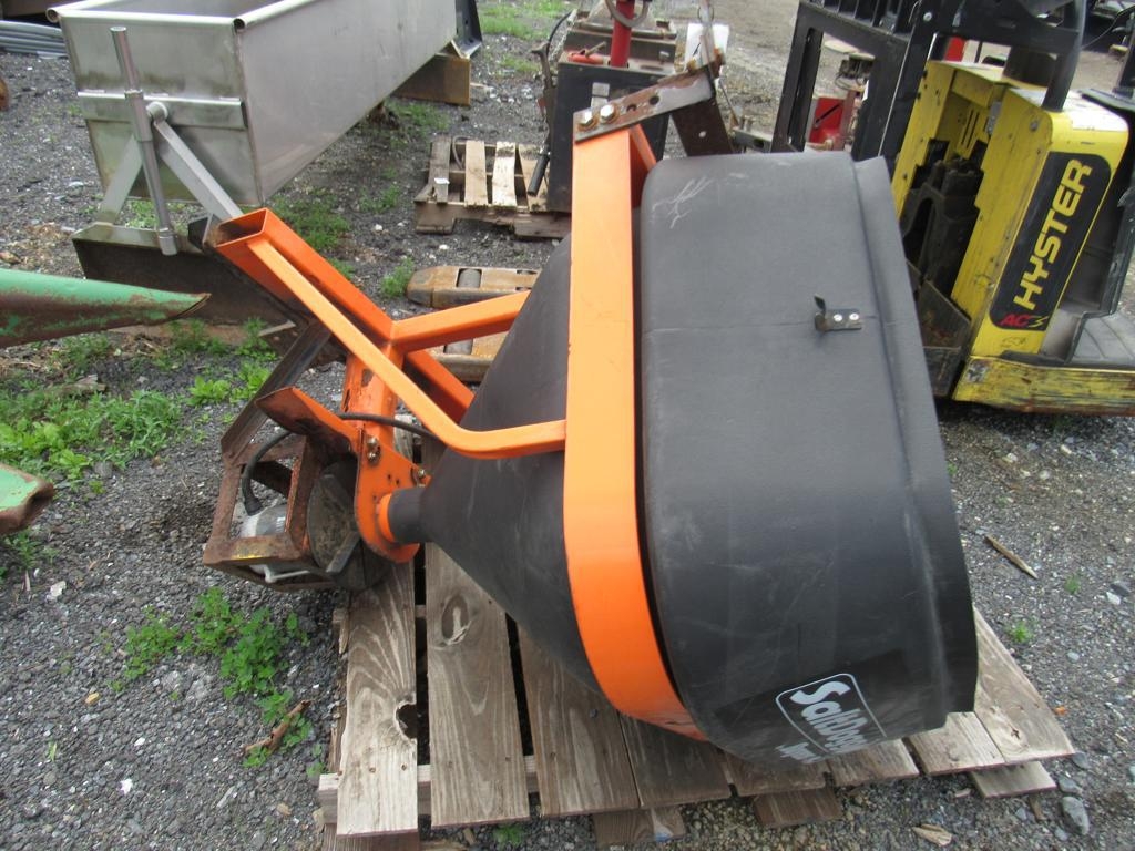 Salt Dog Spreader (A49251)