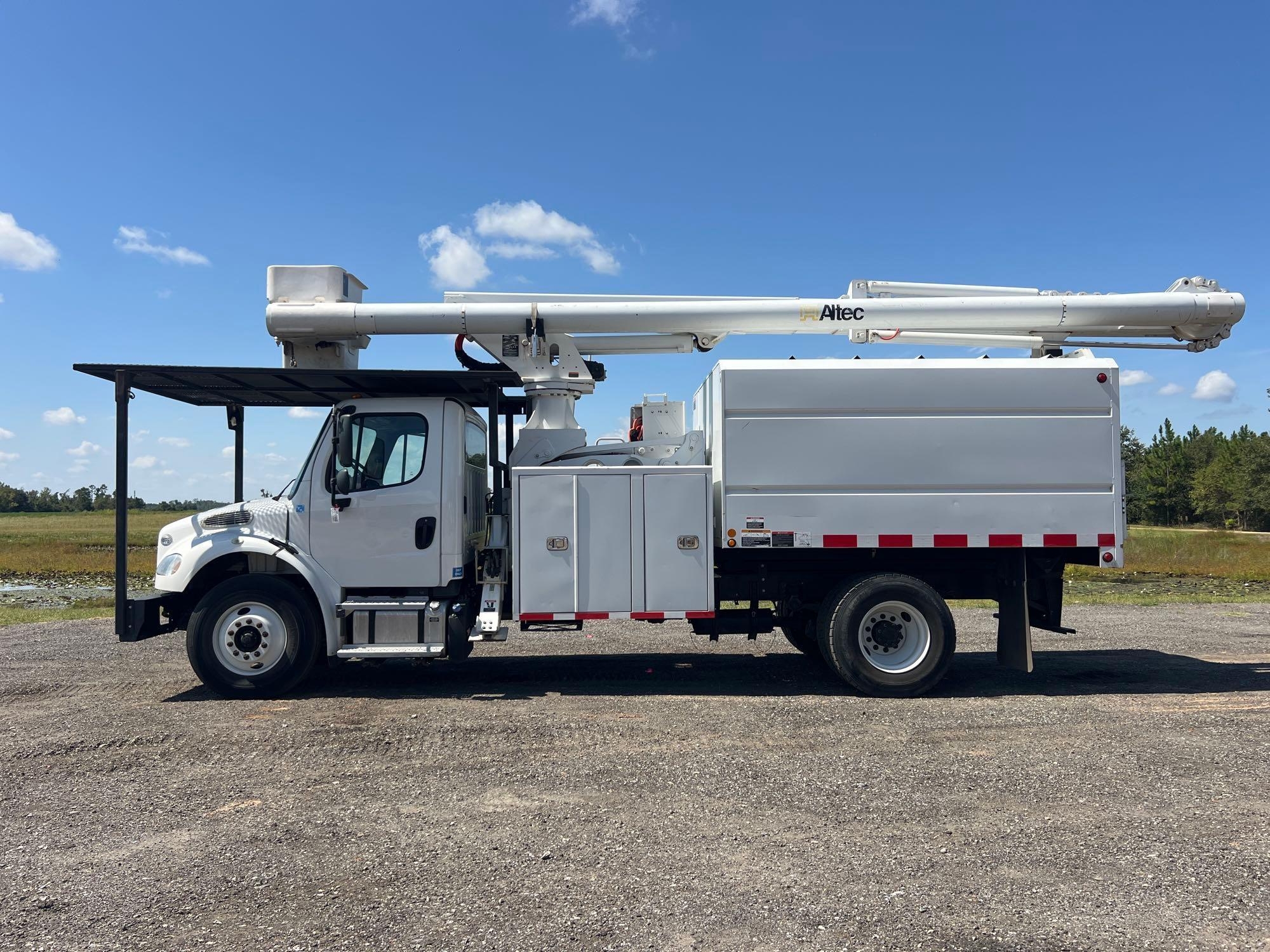 2019 FREIGHTLINER M2106 DEBRIS BUCKET TRUCK (A51406)