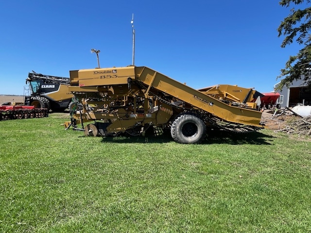 Double L 853 4-row Harvester (A47369)