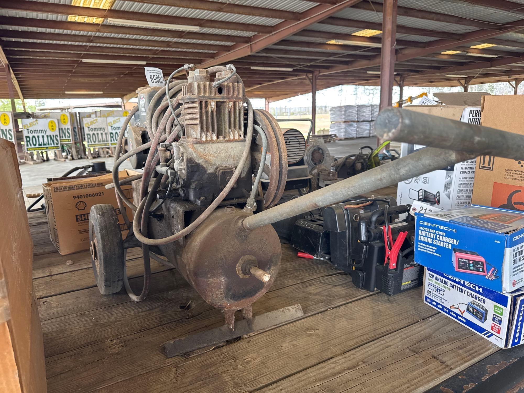 BRIGGS & STRATTON PORTABLE AIR COMPRESSOR (A64276)