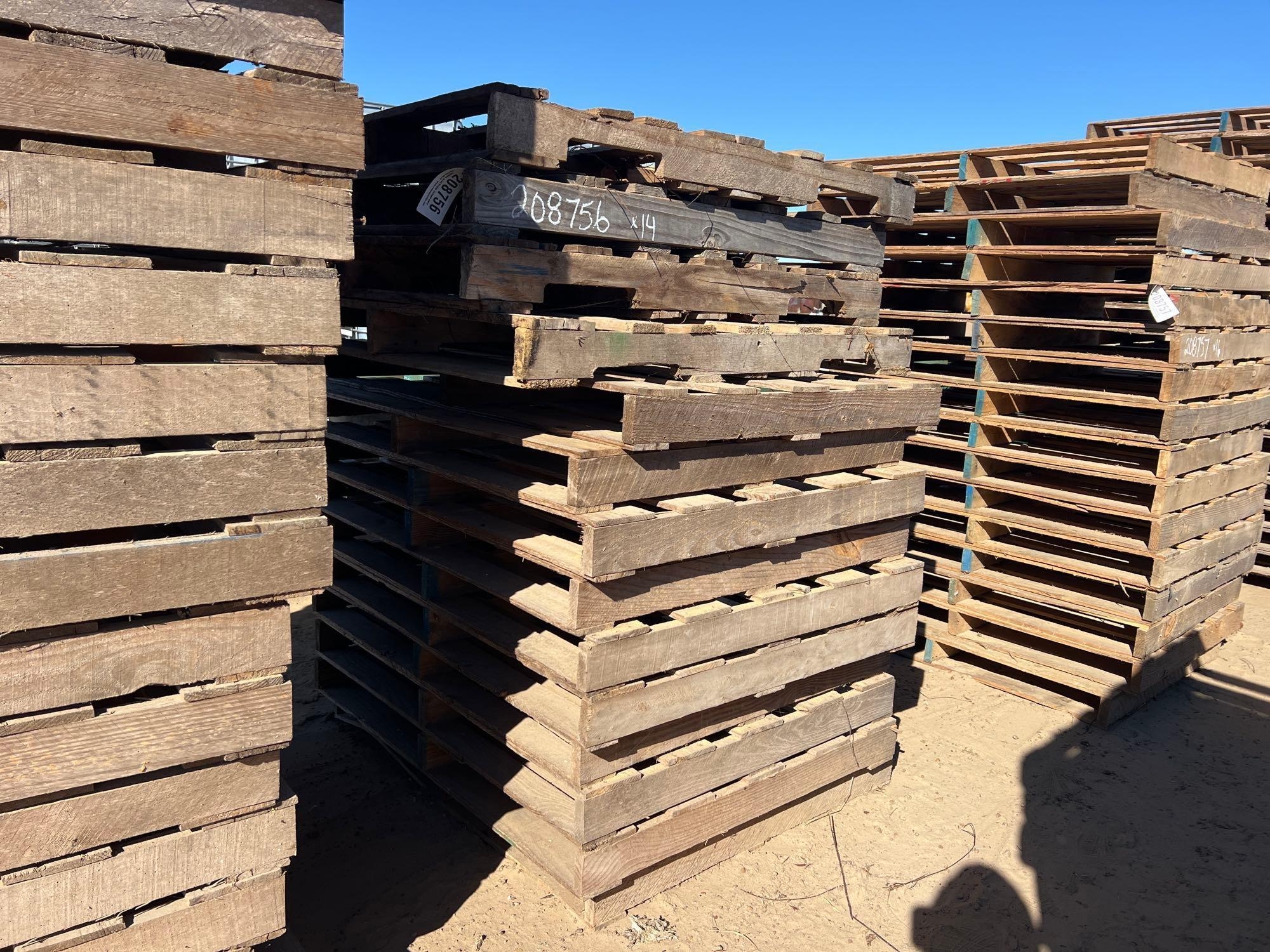 (14) WOOD PALLETS (A60432)