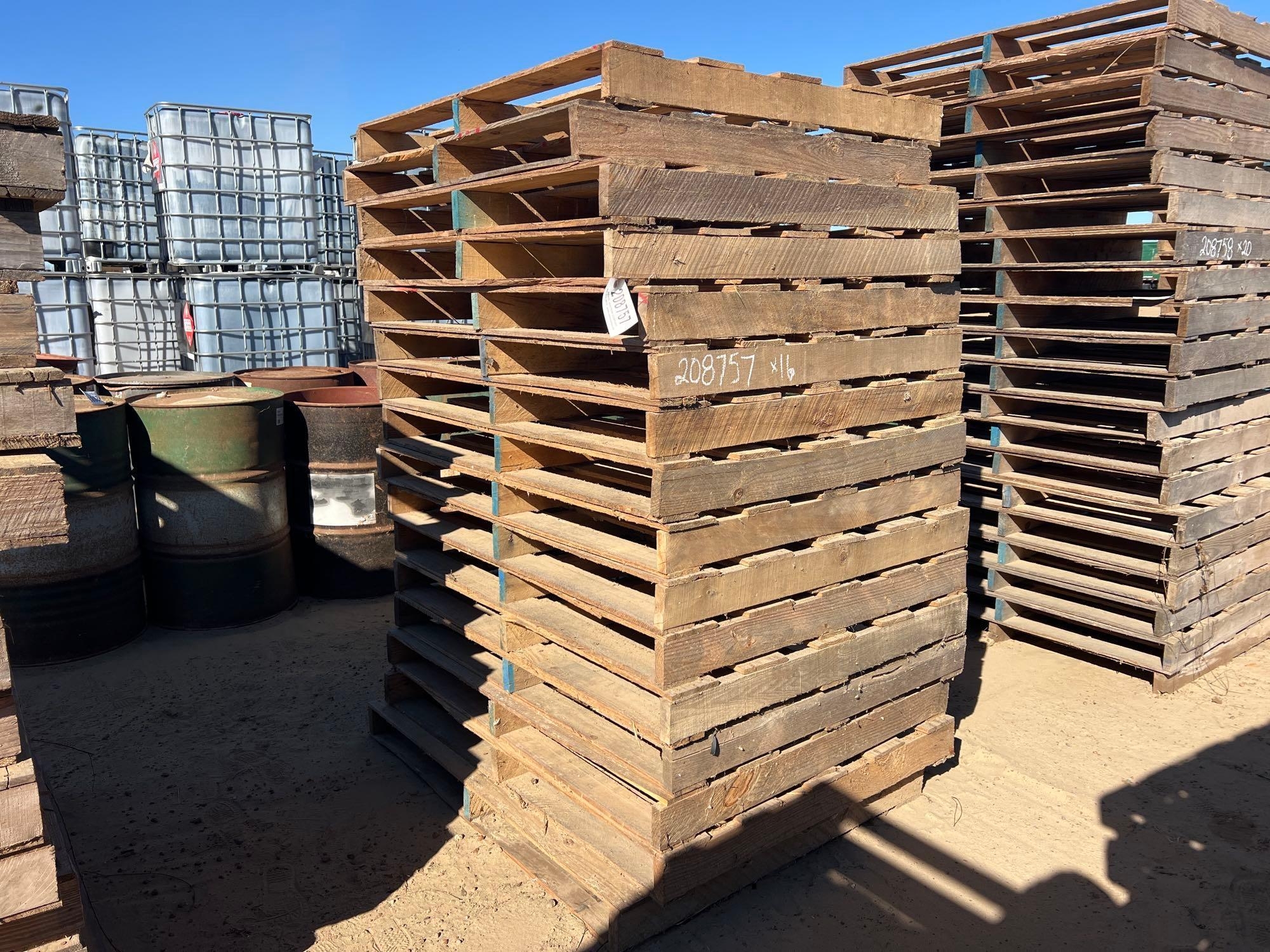 (16) WOOD PALLETS (A60432)