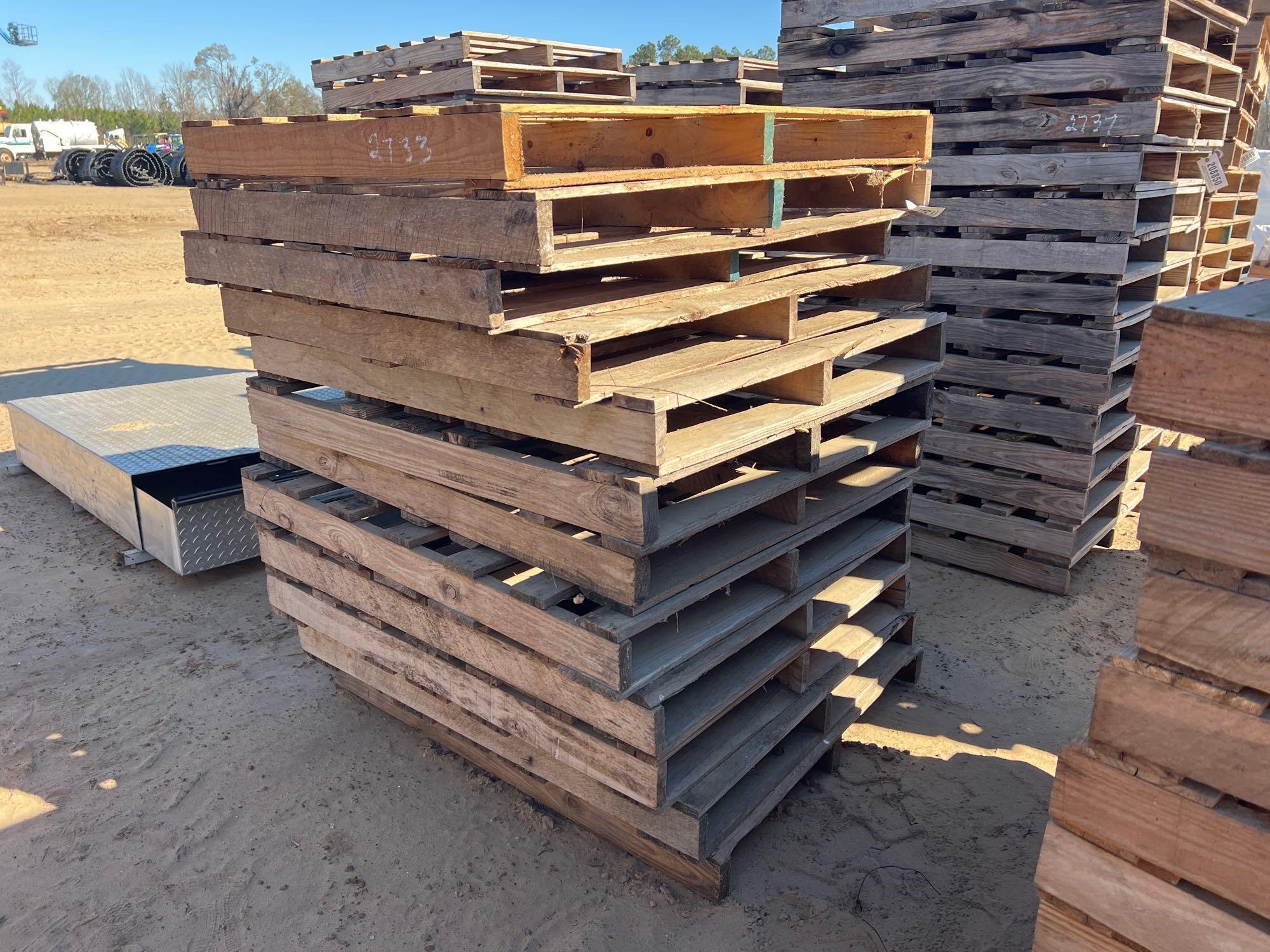 (12) WOOD PALLETS (A60432)