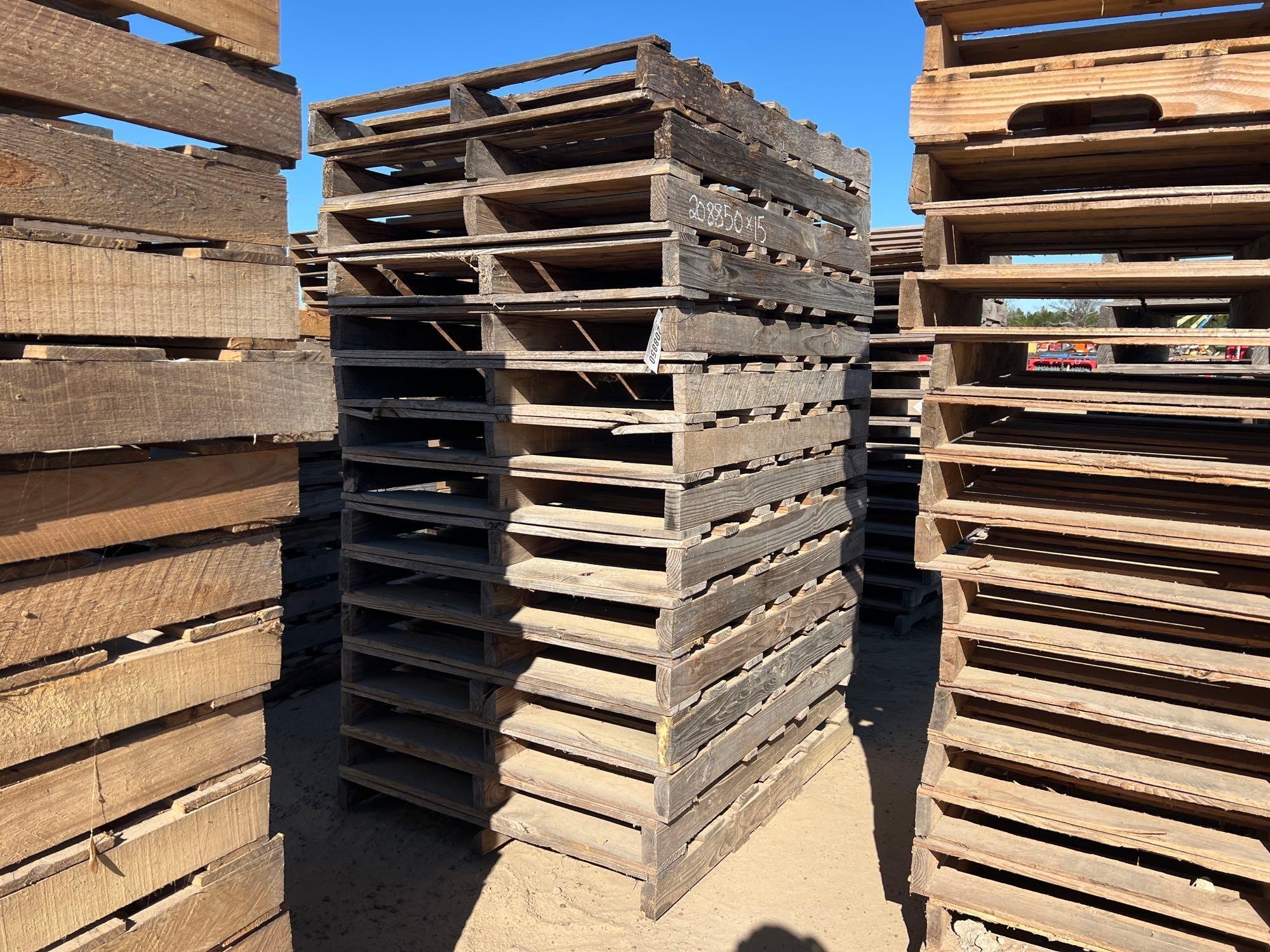 (15) WOOD PALLETS (A60432)