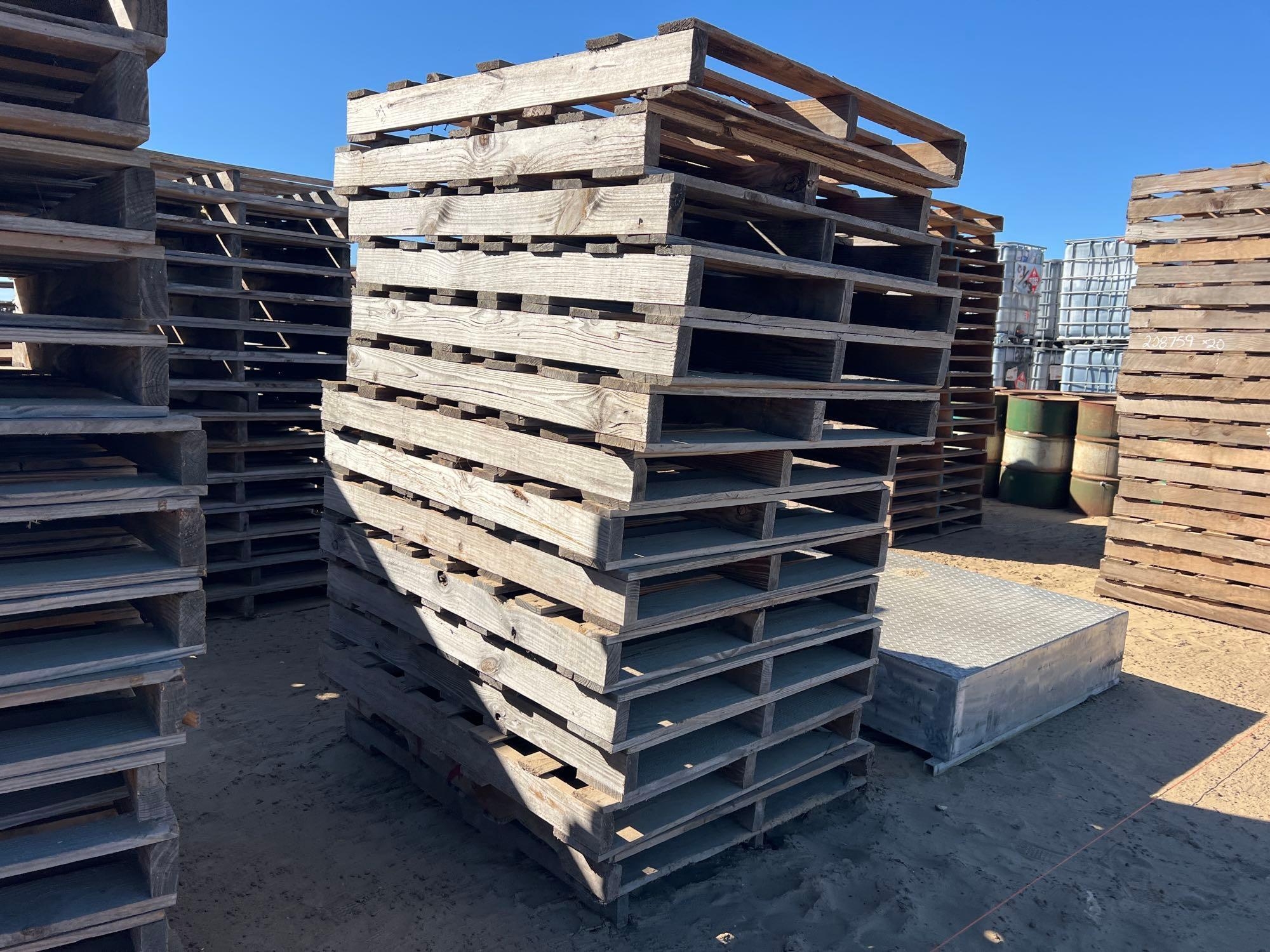 (15) WOOD PALLETS (A60432)