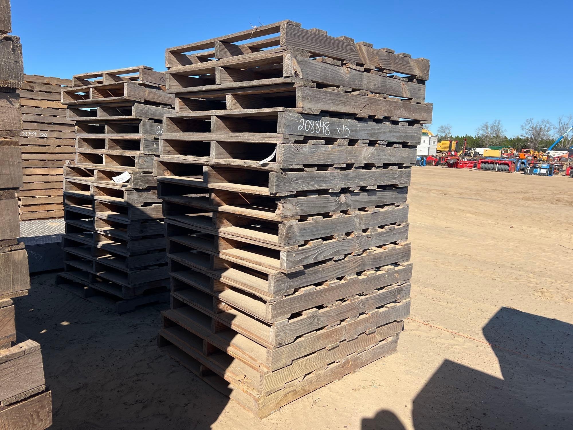 (15) WOOD PALLETS (A60432)