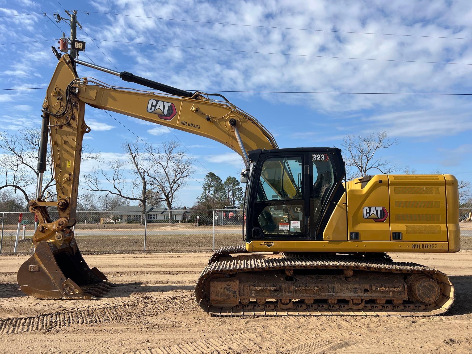 2020 CATERPILLAR 323 EXCAVATOR (A60429)