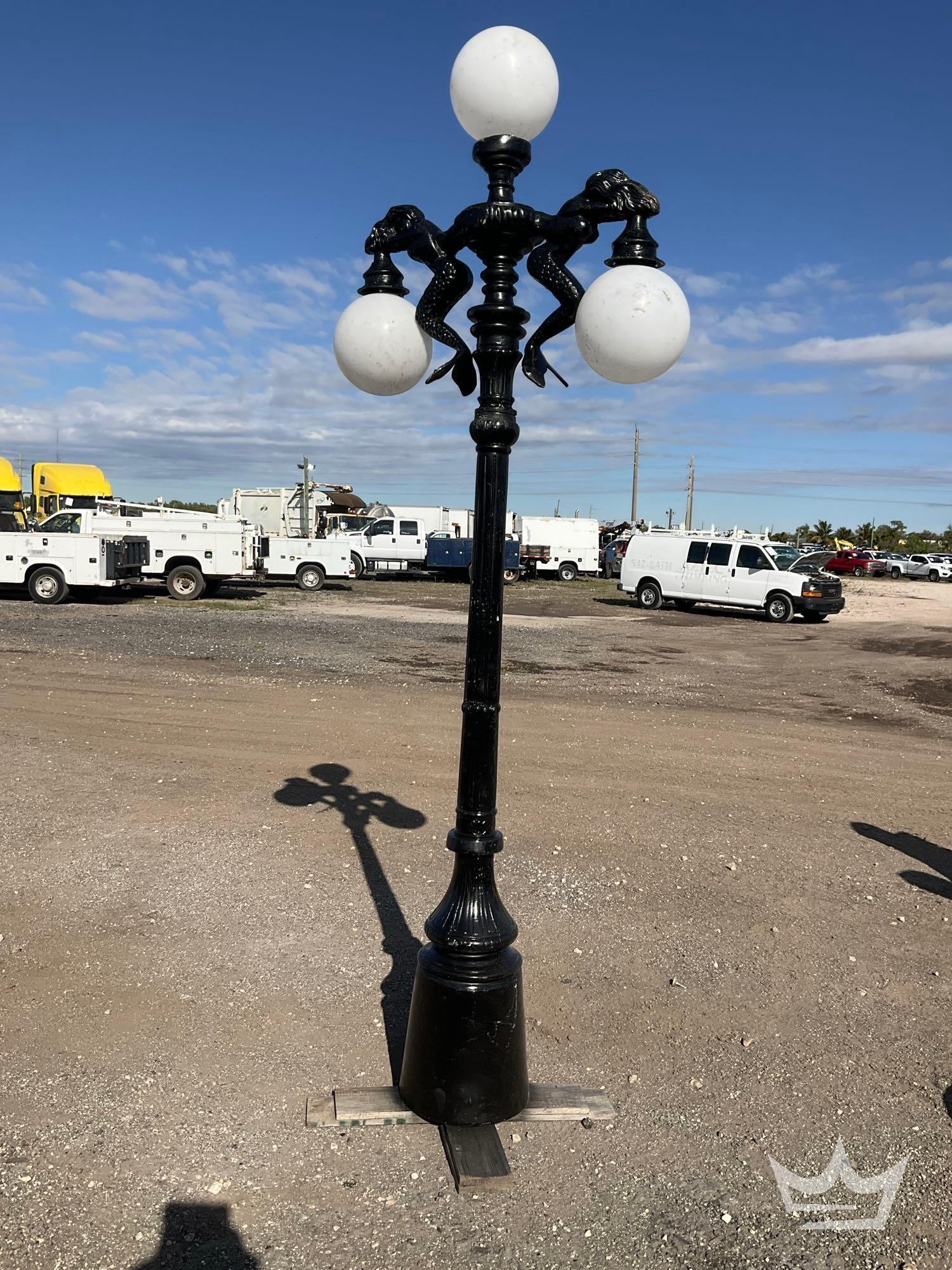 Decorative Mermaid Light Post (A61574)