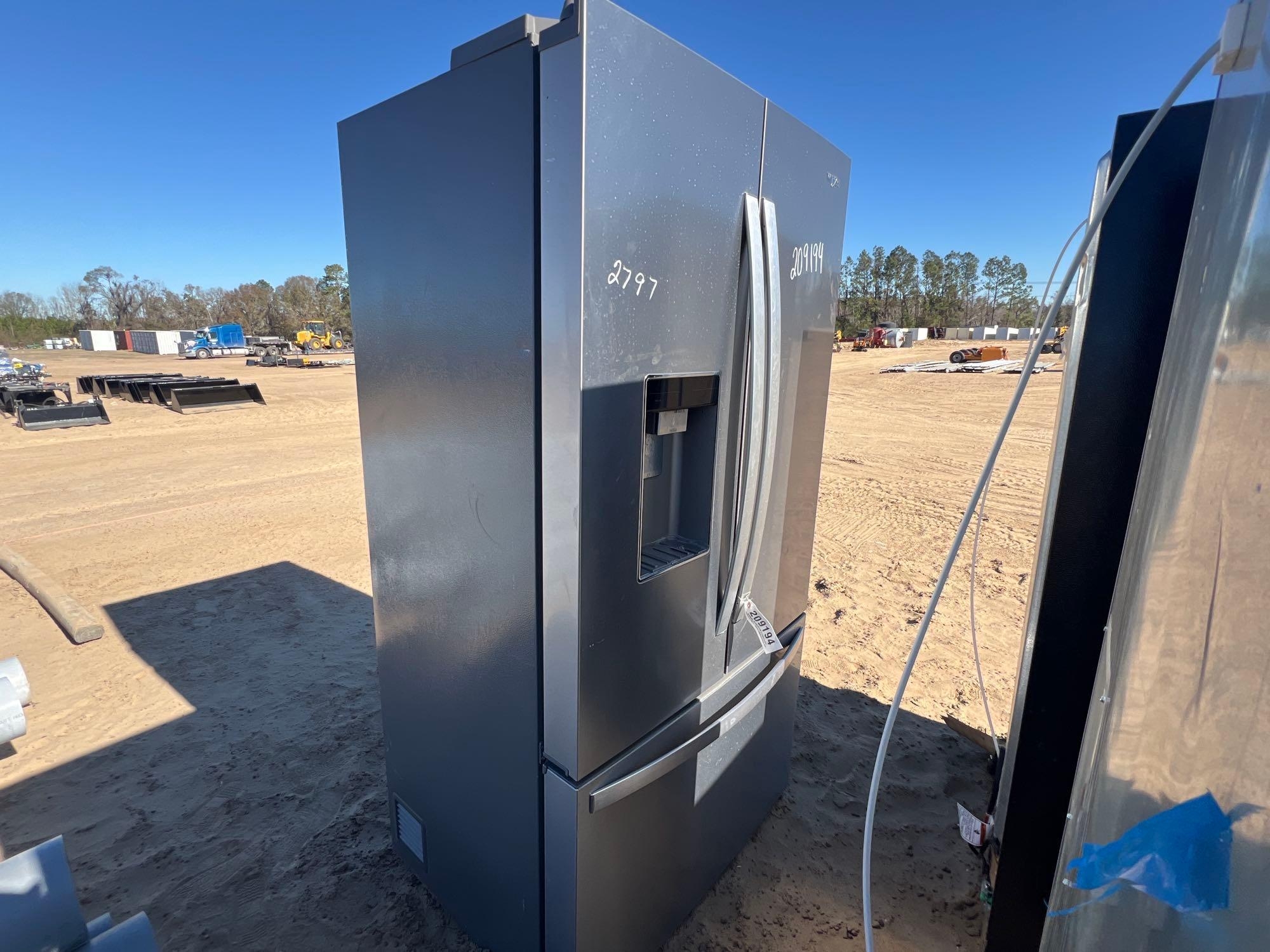 WHIRLPOOL REFRIGERATOR/FREEZER W/ICE MAKER (A60432)