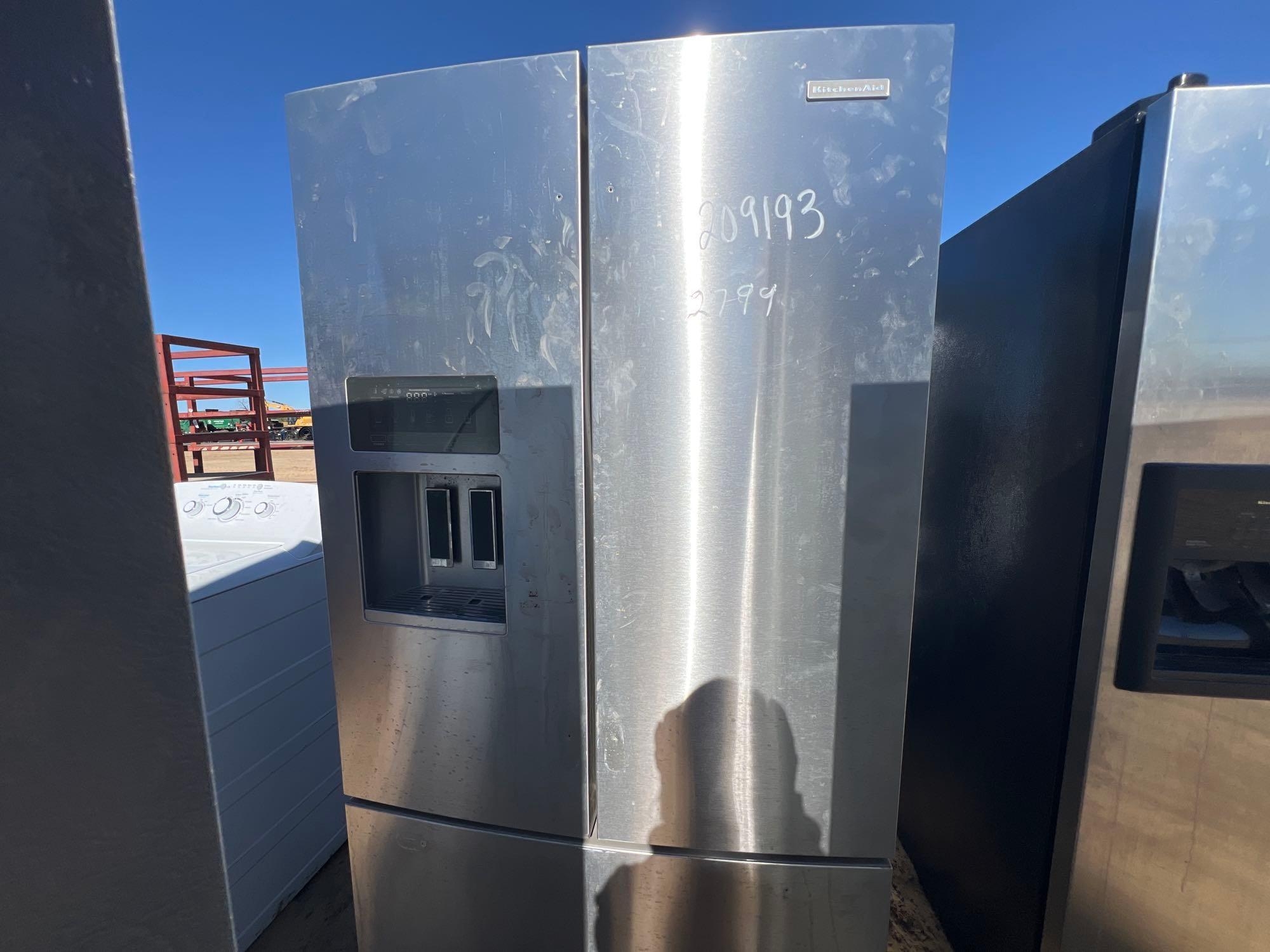 KITCHEN AID REFRIGERATOR/FREEZER W/ICE MAKER (A60432)