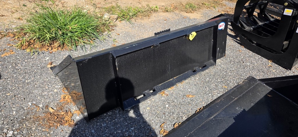 New Swict 66" Skidloader Bucket (A50775)