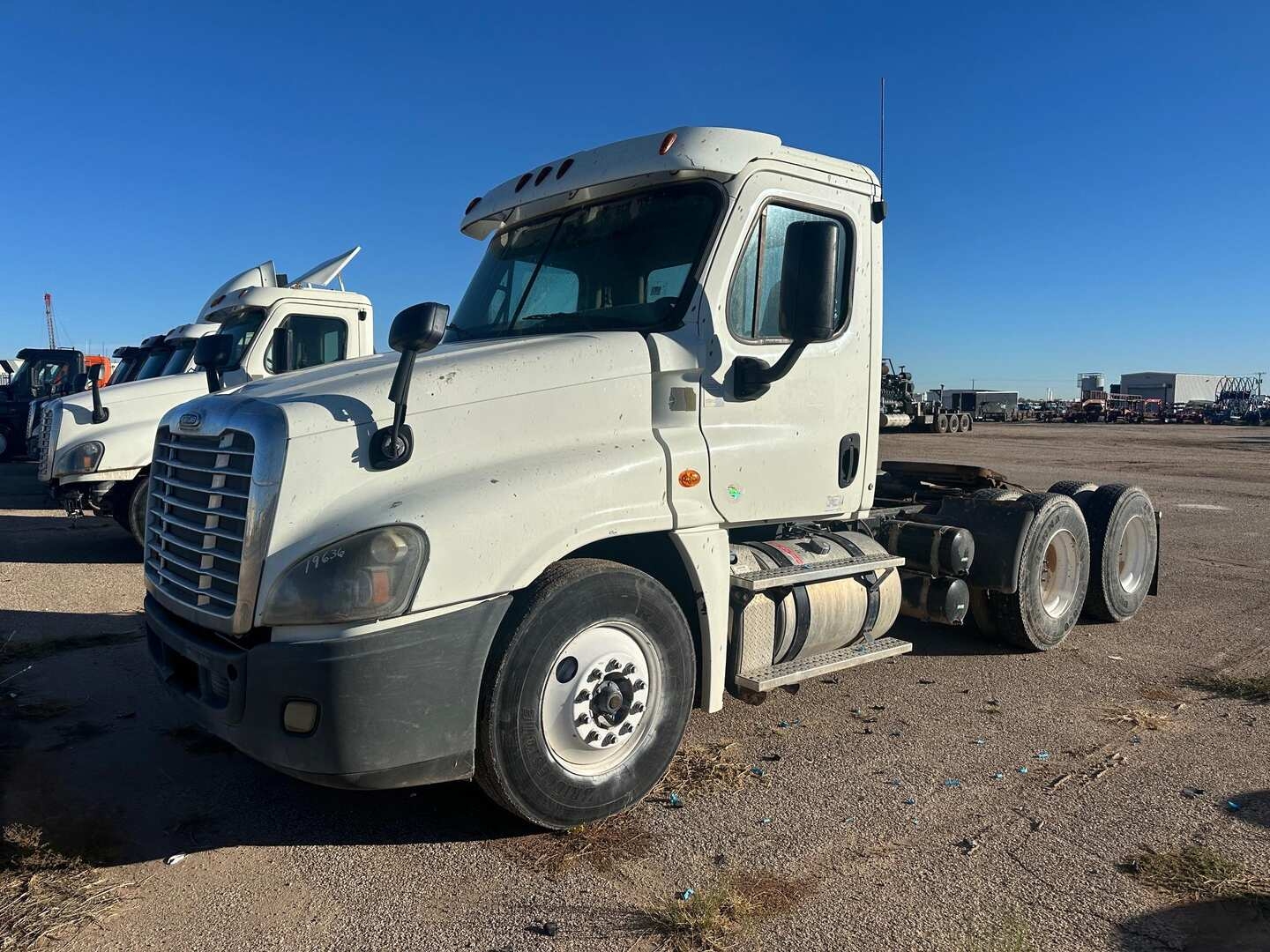 2014 FREIGHTLINER  CASCADIA (INOPERABLE) (A55745)