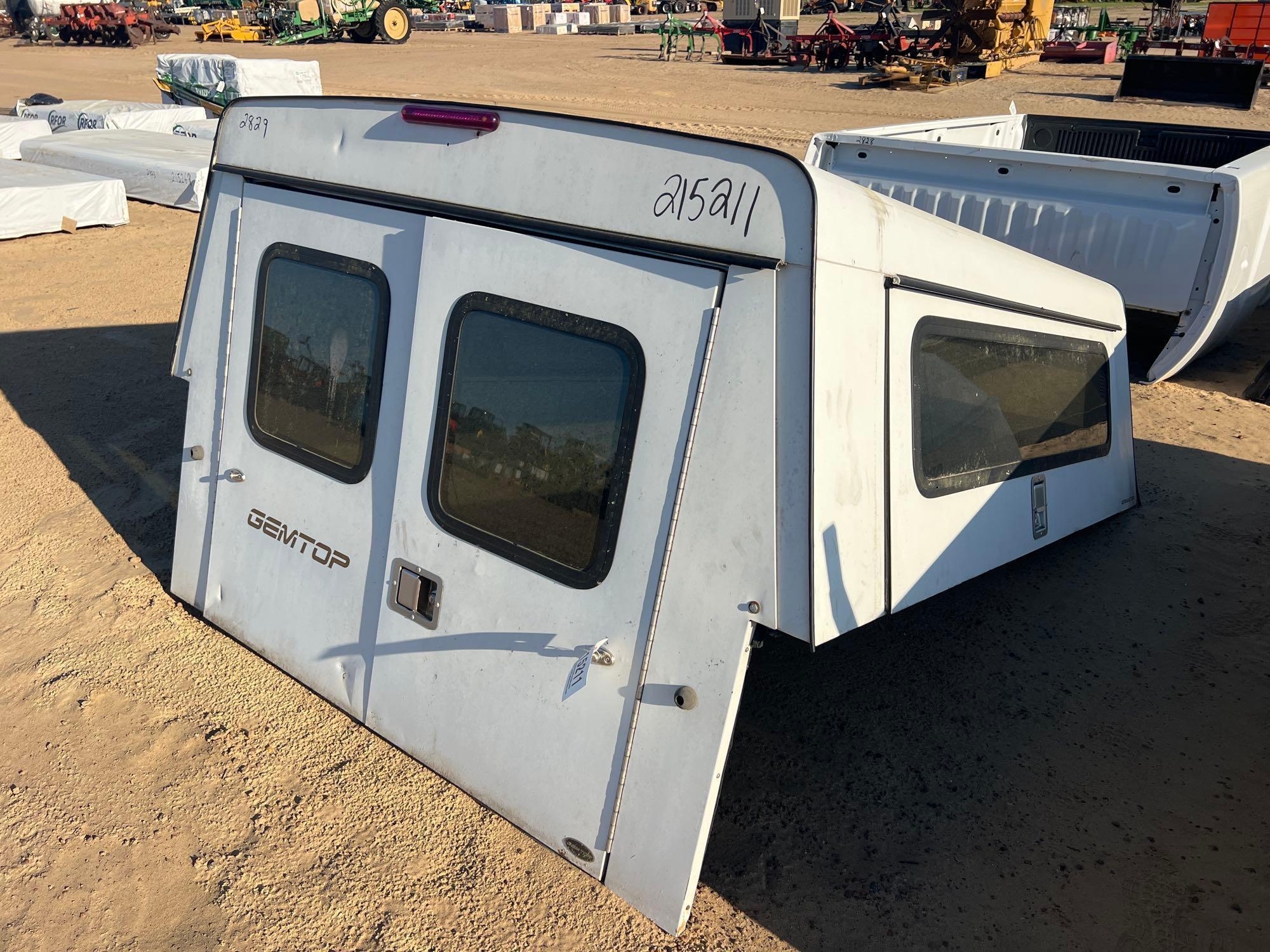 GEMTOP WORKMASTER TRUCK BED COVER (A64281)