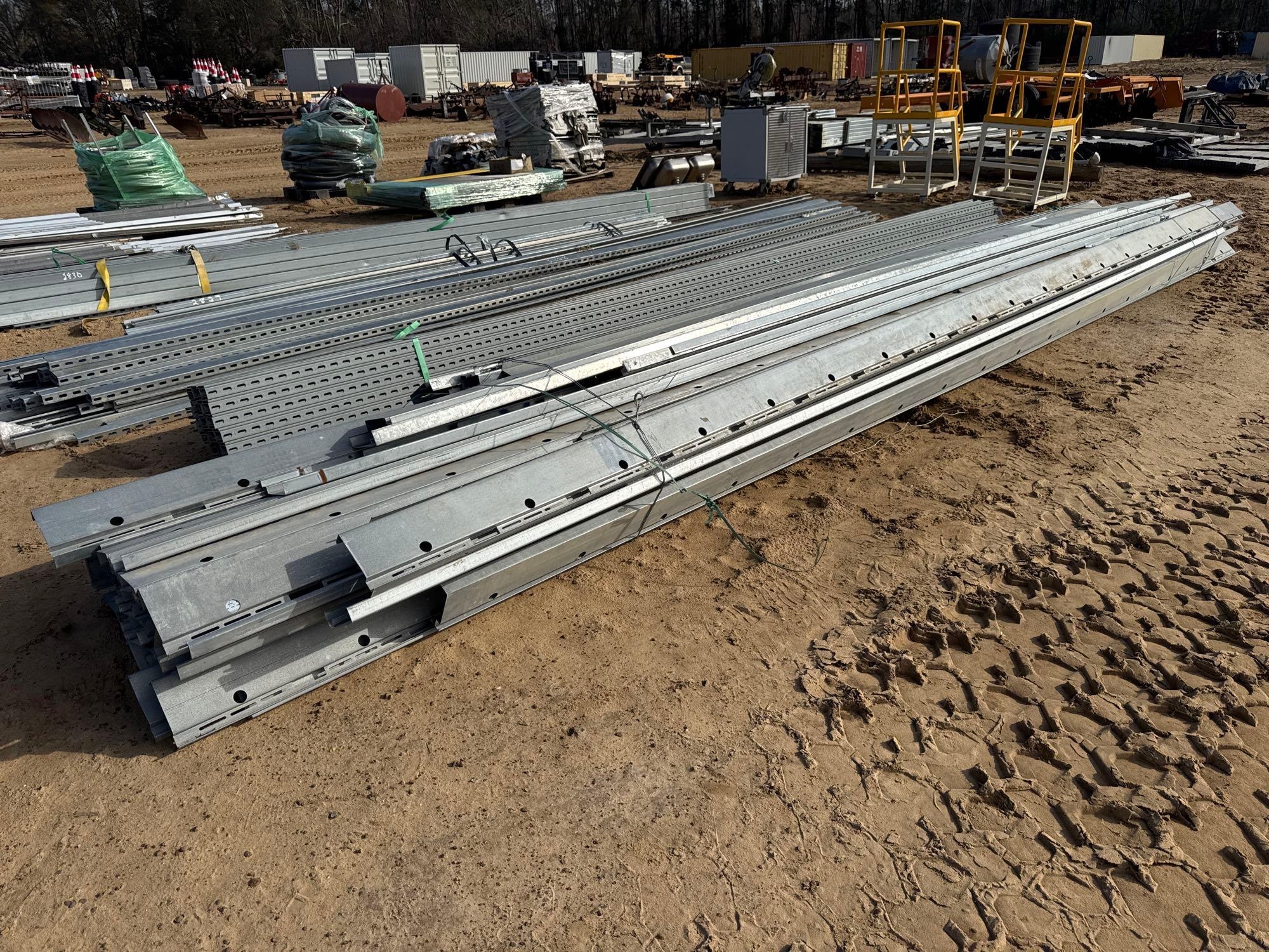 BUNDLE OF METAL WALL BRACKETS (A60432)