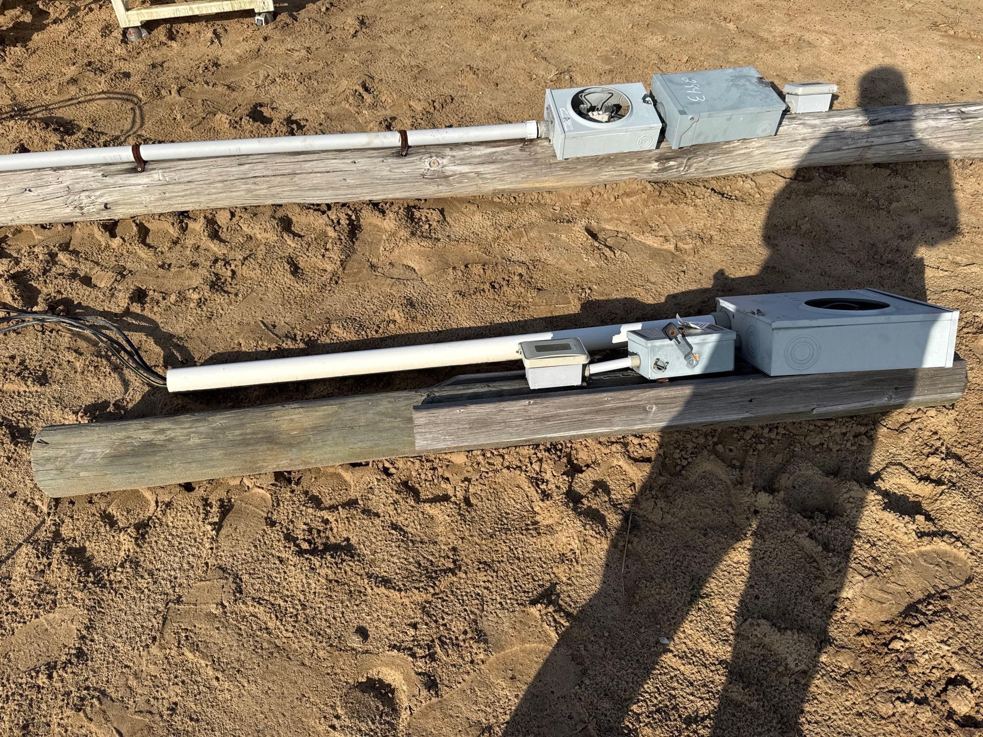 UNDERGROUND SERVICE POLE (A60432)