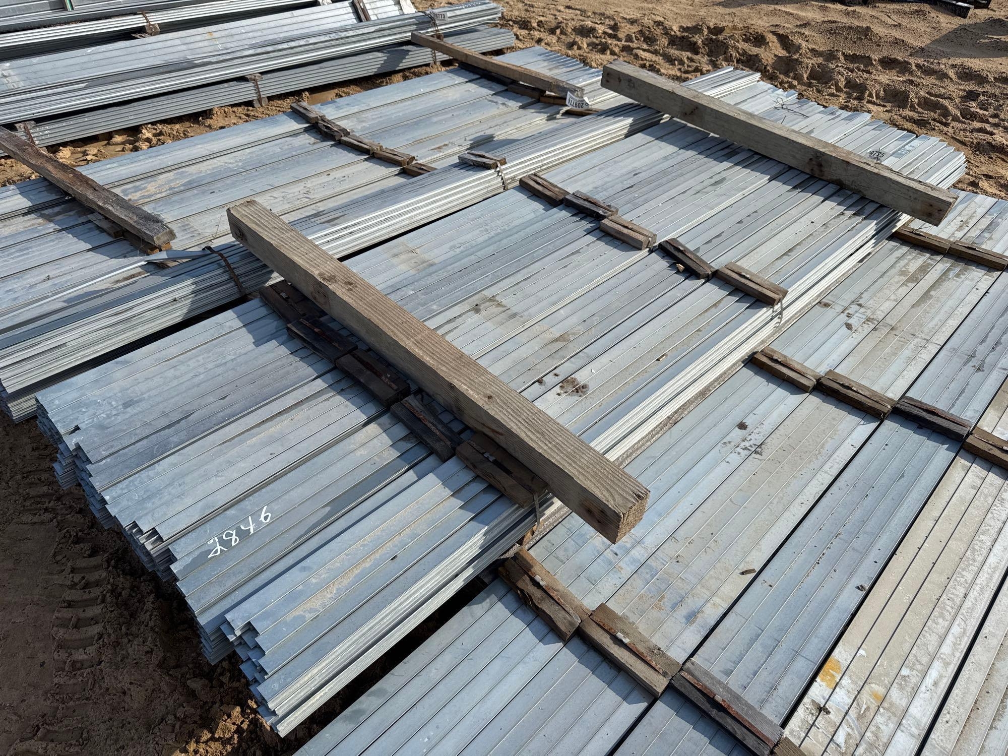 BUNDLE OF UNION STRUT COVERS (A60432)