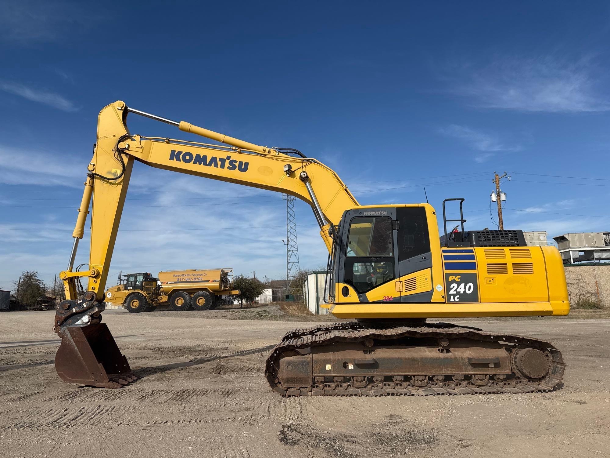 2016 KOMATSU PC240LC-11 EXCAVATOR (A60429)