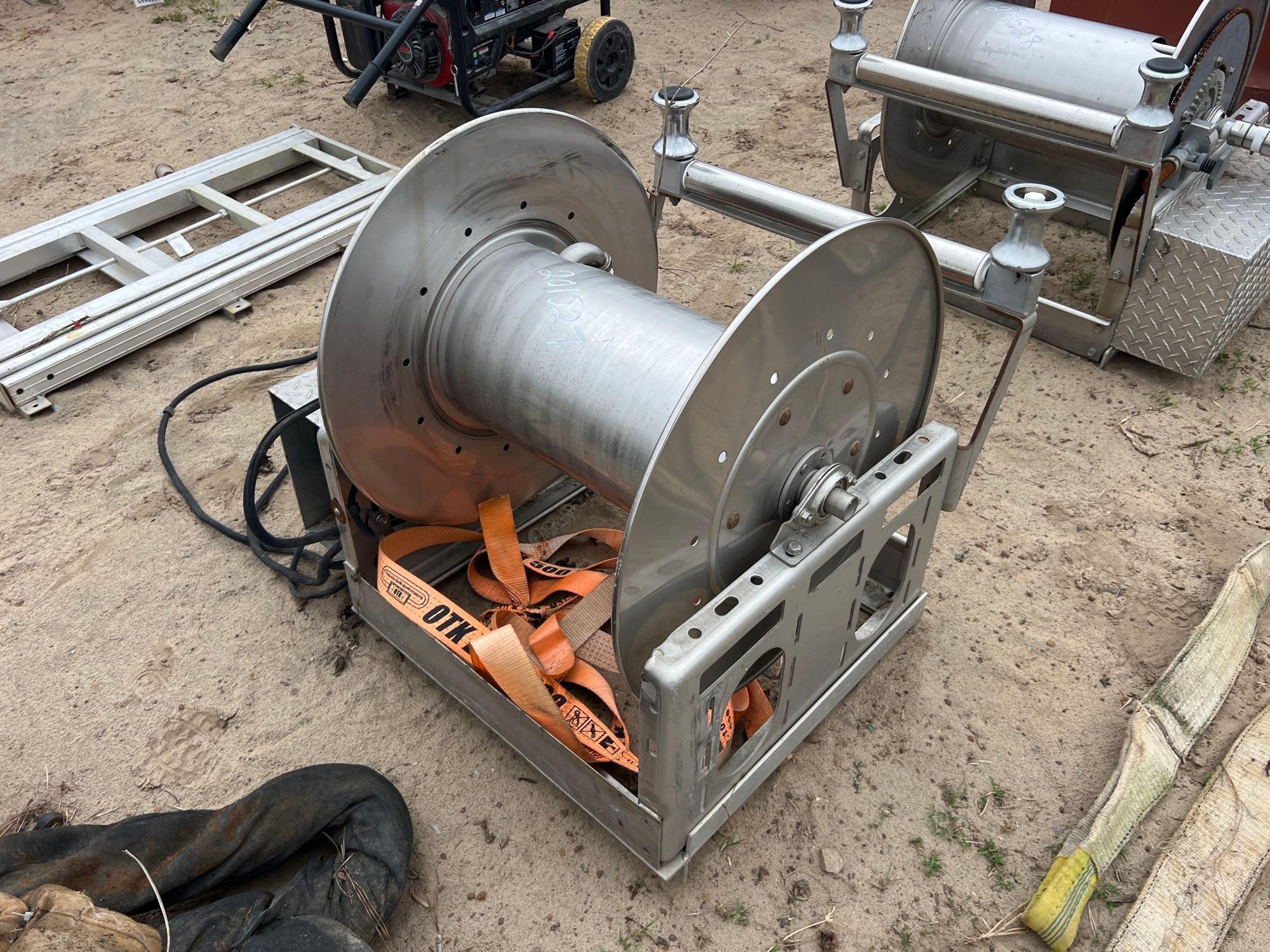 AUTO REWIND 12V HOSE REEL (A54756)