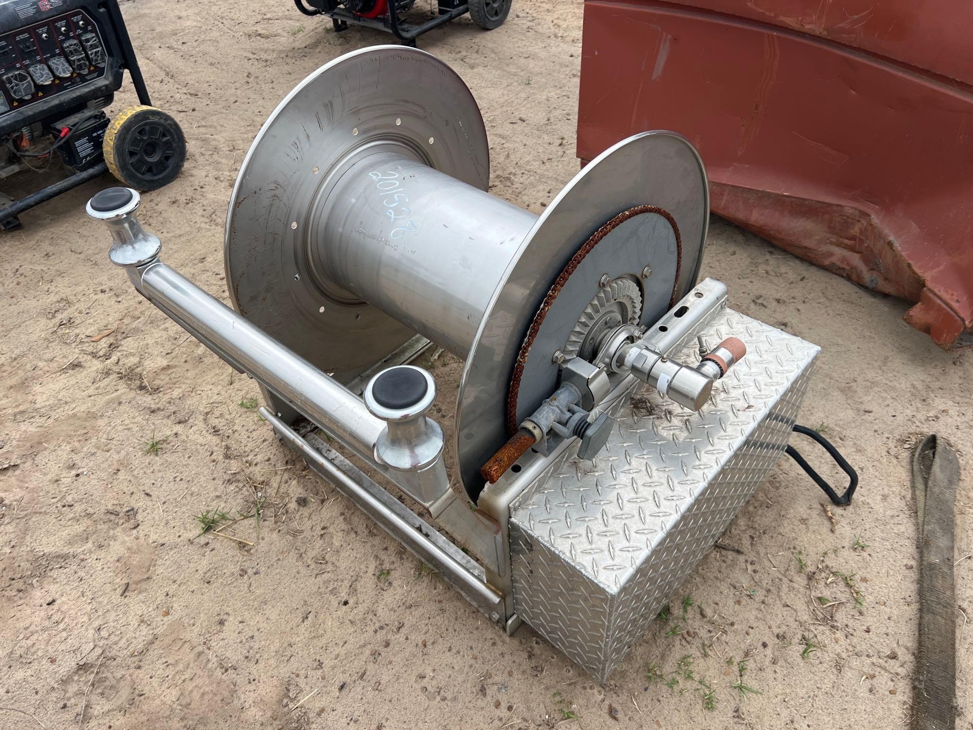 AUTO REWIND 12V HOSE REEL (A54756)