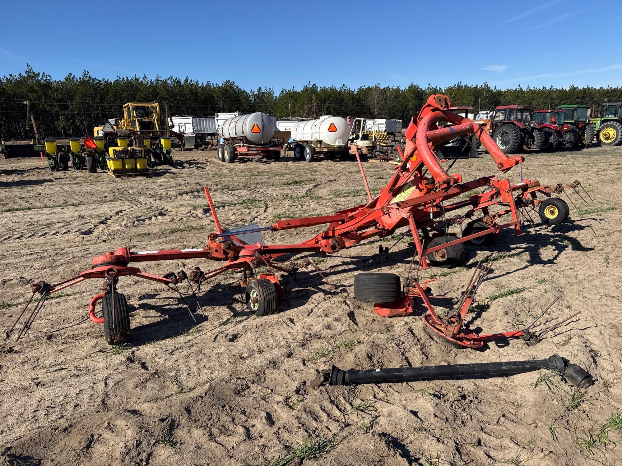 (INOP) KUHN 6 BASKET HAY TEDDER (A63290)