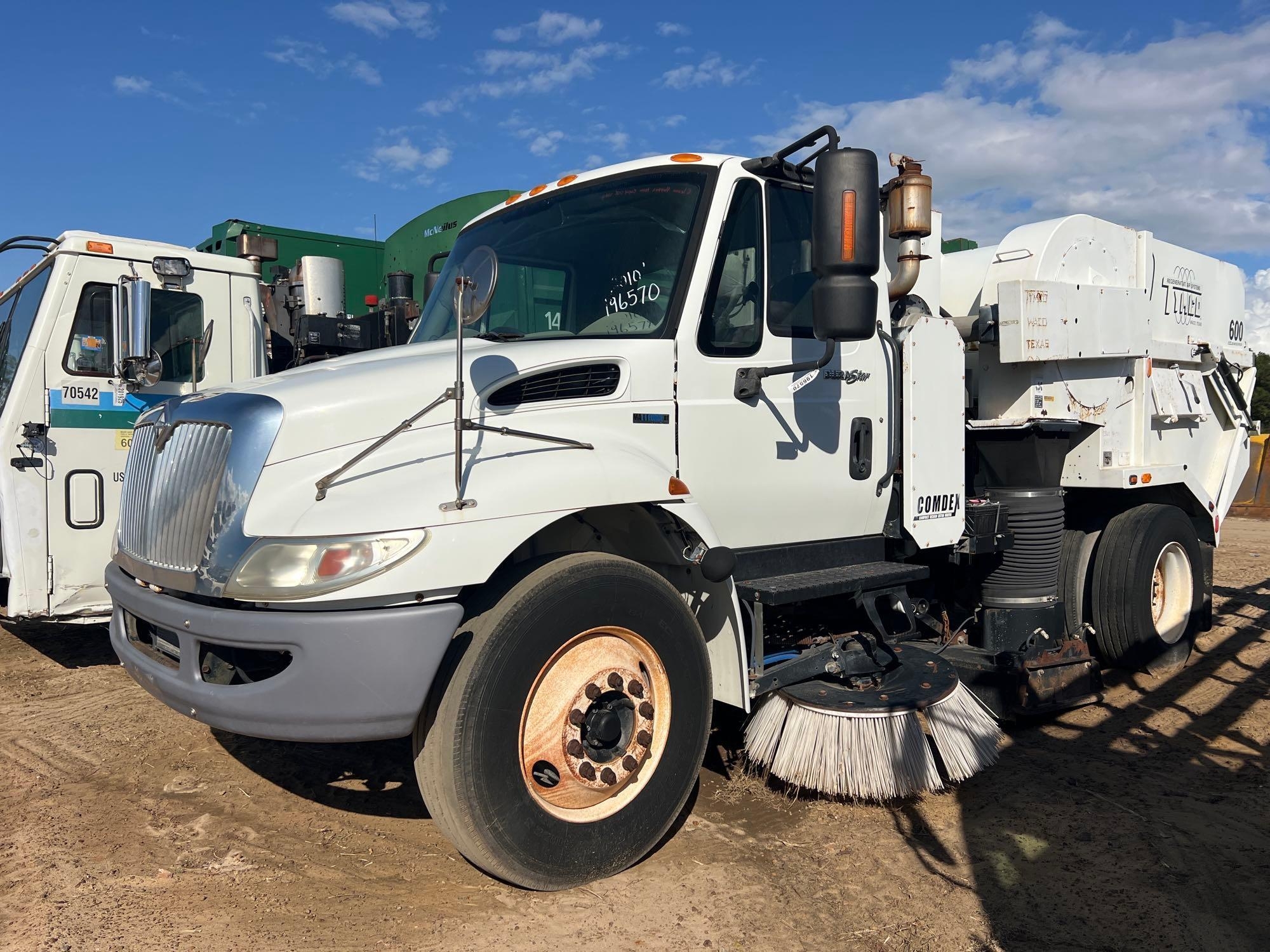 2010 INTERNATIONAL DURASTAR 4300 SWEEPER TRUCK (A51406)