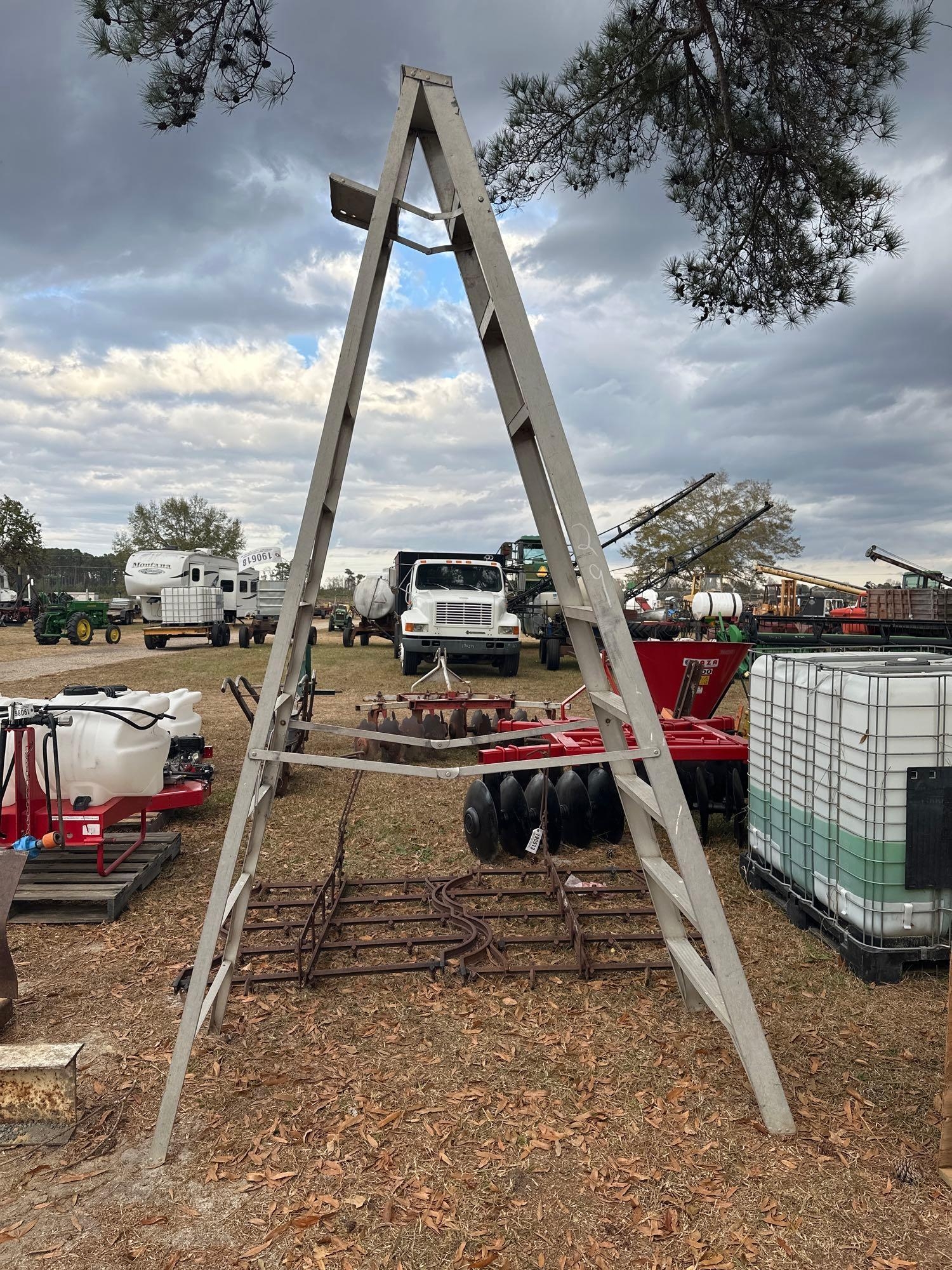 ALUMINUM STEP LADDER (A52708)