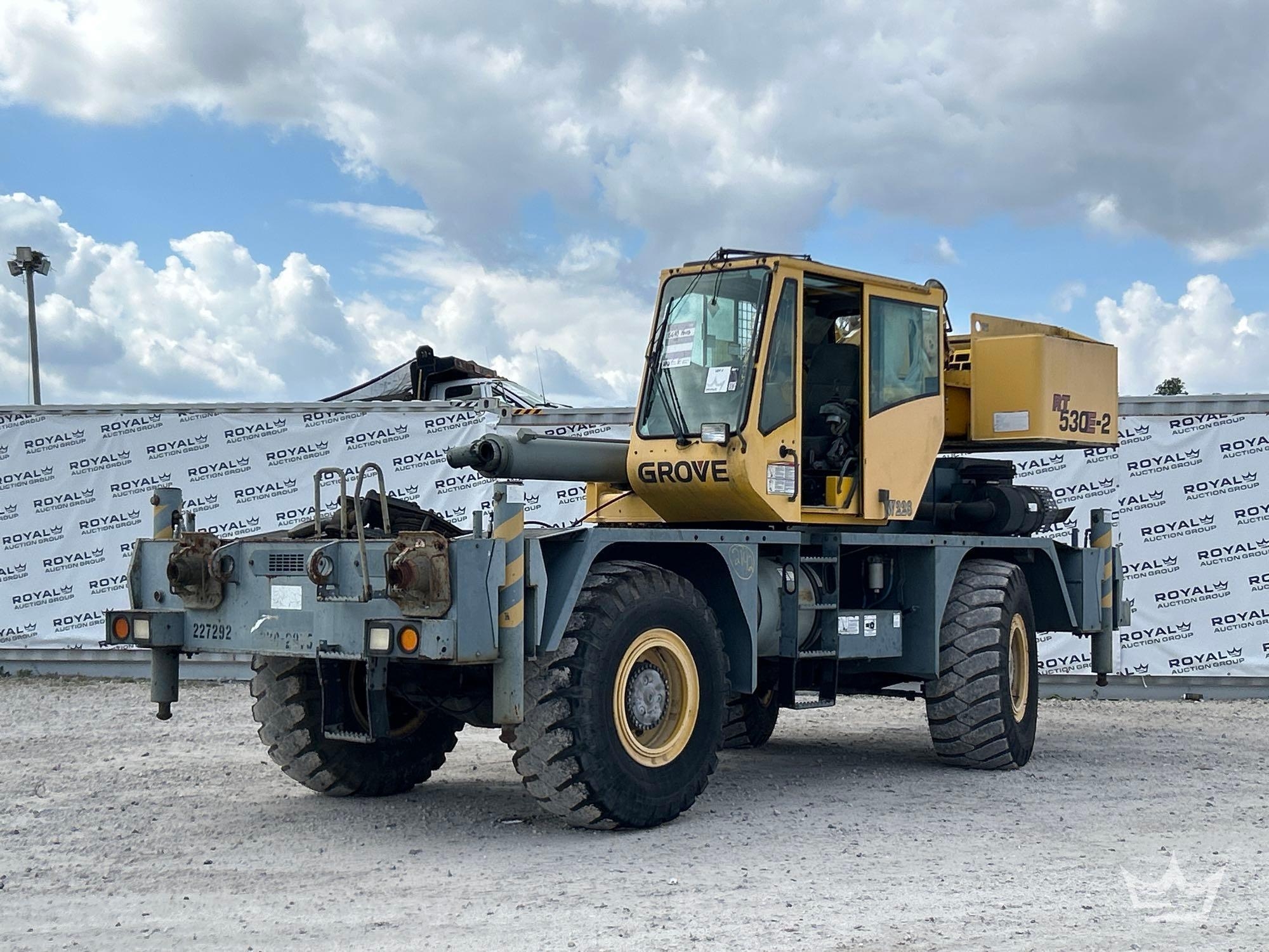 2007 Grove RT530E-2 4x4 30 Ton Rough Terrain Crane (A61572)