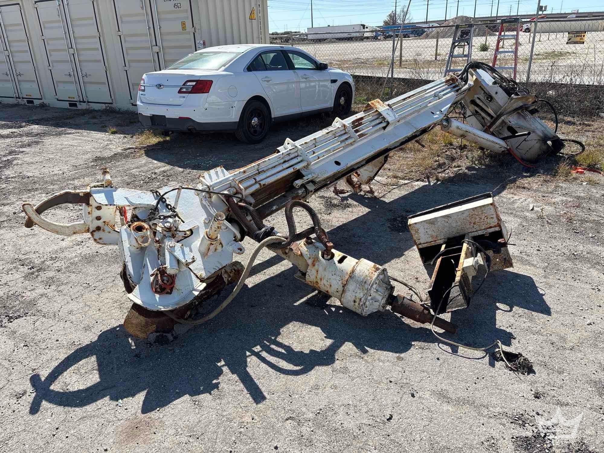 Altec Digger Derrick Hydraulic Boom (A61572)