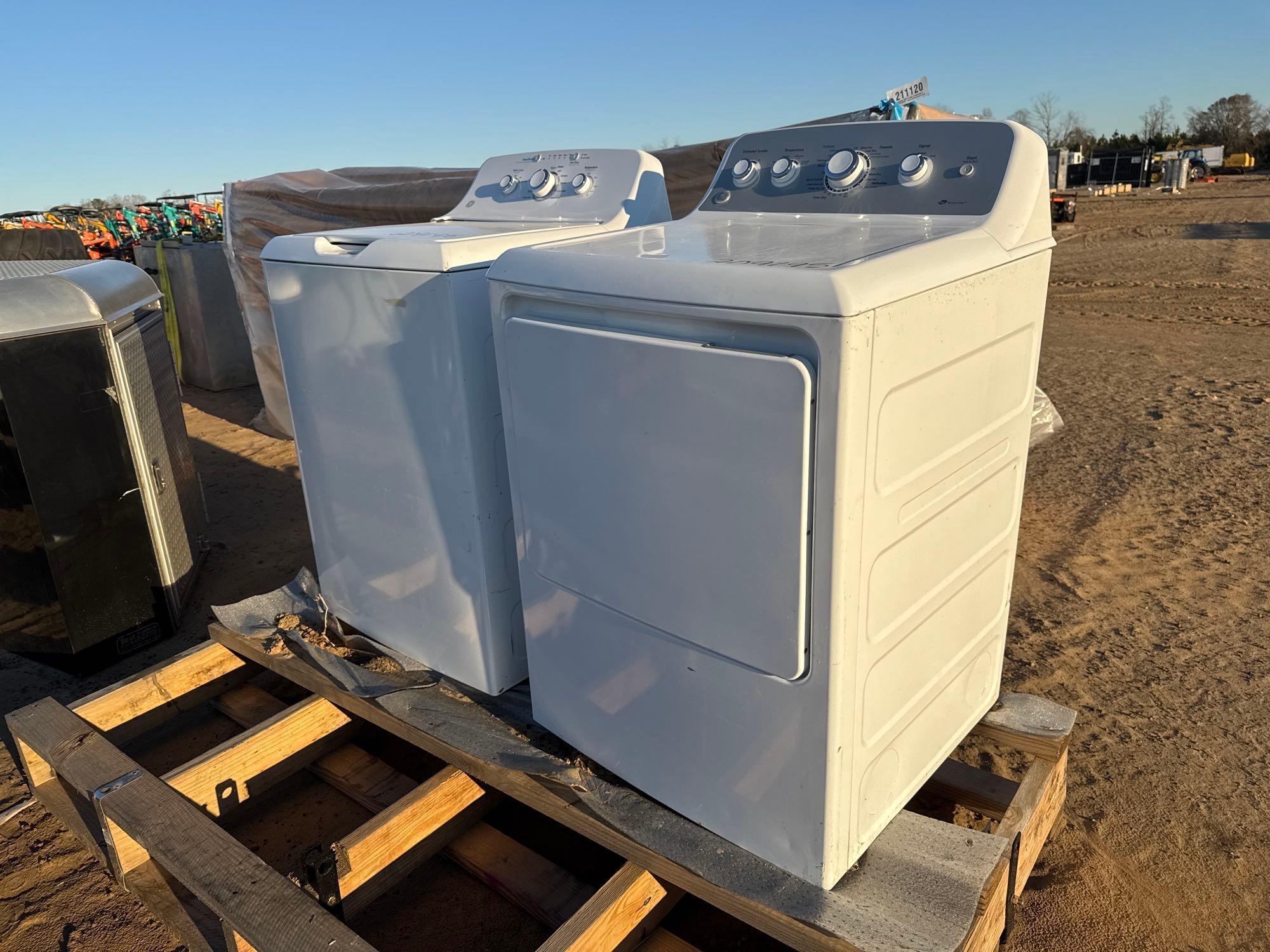 GE WASHER & DRYER (A62131)