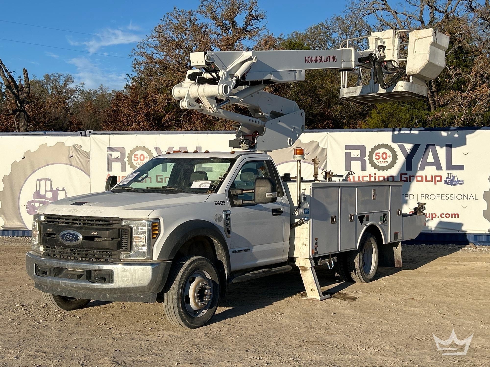 2019 Ford F-550 Altec AT41S 40ft. Material Handling Bucket Truck (A55973)