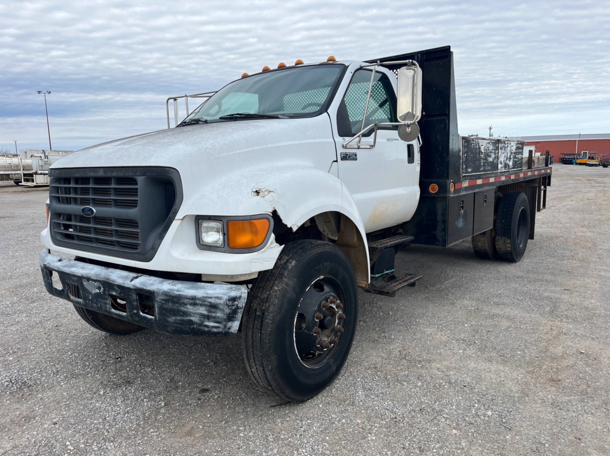 2001 FORD F-750 SUPER DUTY (INOPERABLE) (A58214)