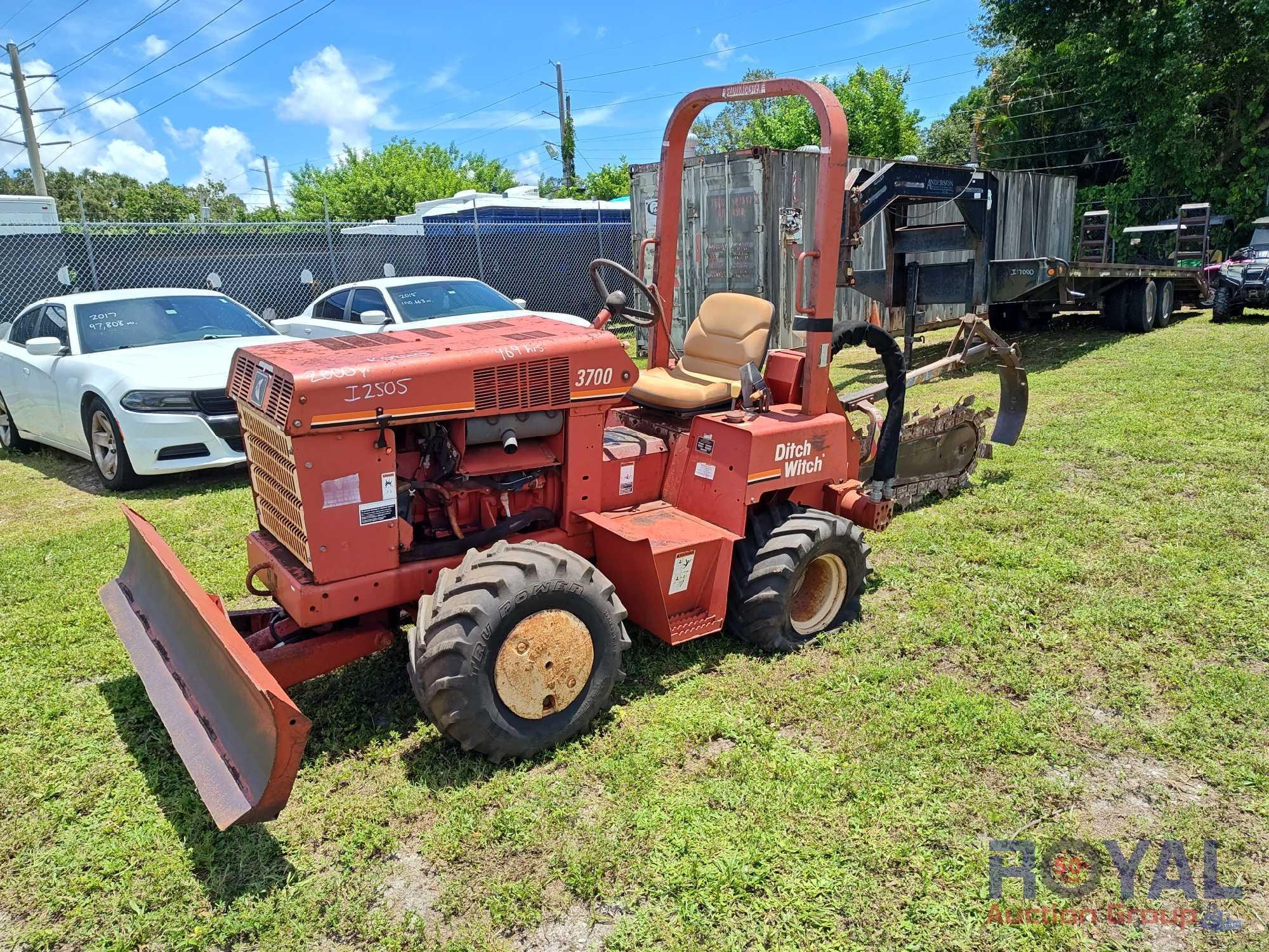 2000 Ditch Witch 3700DD Ride-On Trencher (A55787)