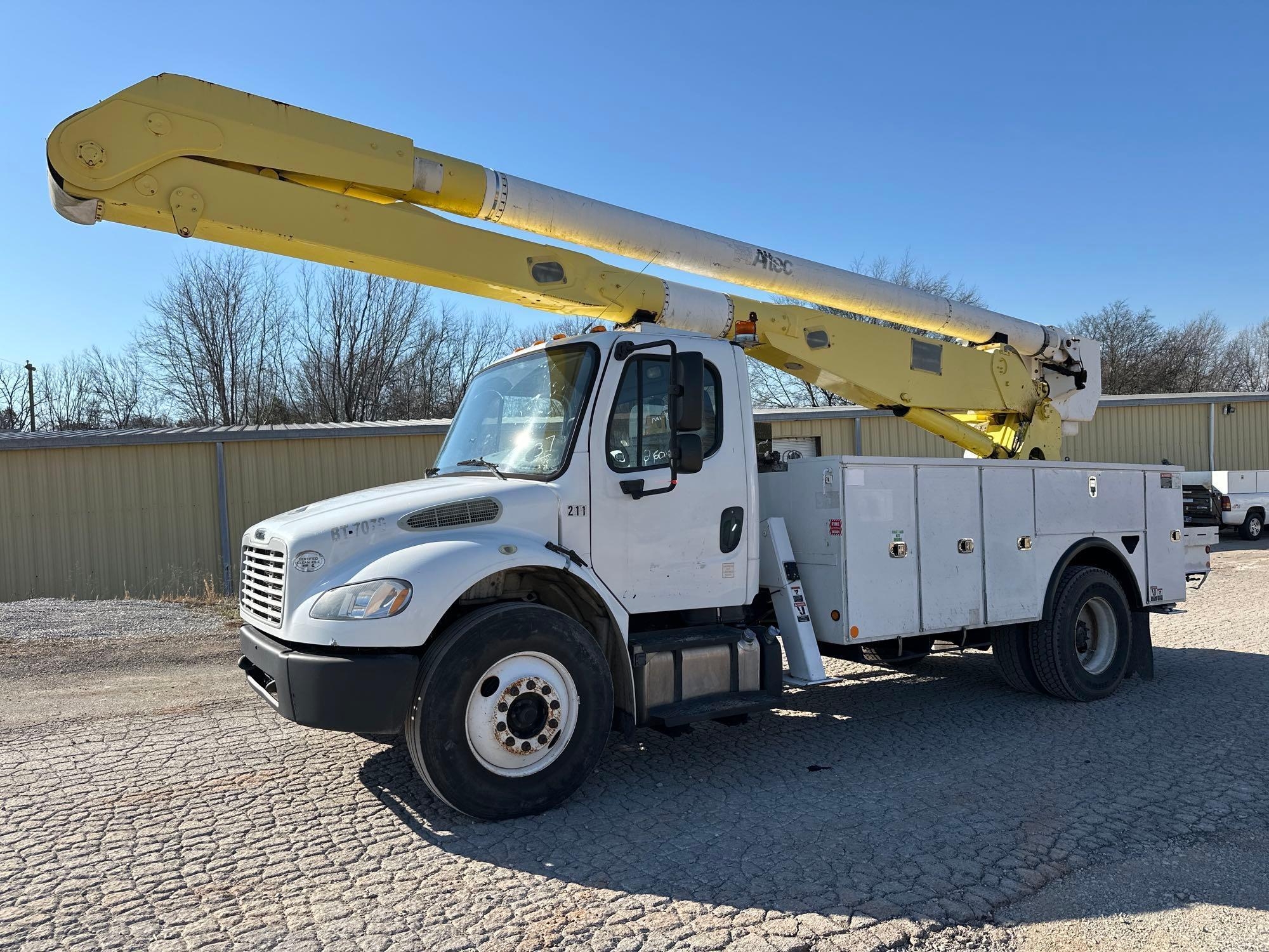 2014 Freightliner M2 106 Bucket Truck, VIN # 1FVACXDT2EHFU7070 (A61165)