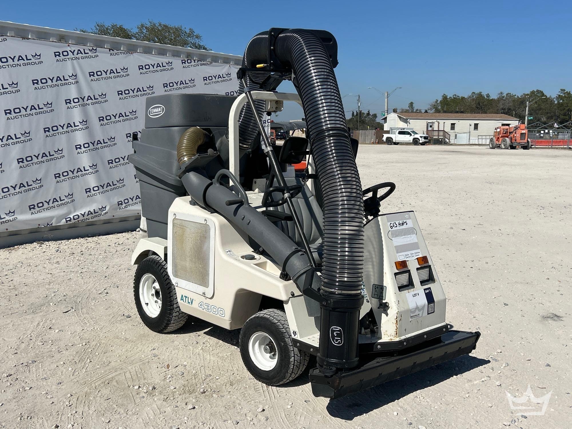 2014 Tennant ATLV 4300 All-Terrain Litter Vacuum (A61572)