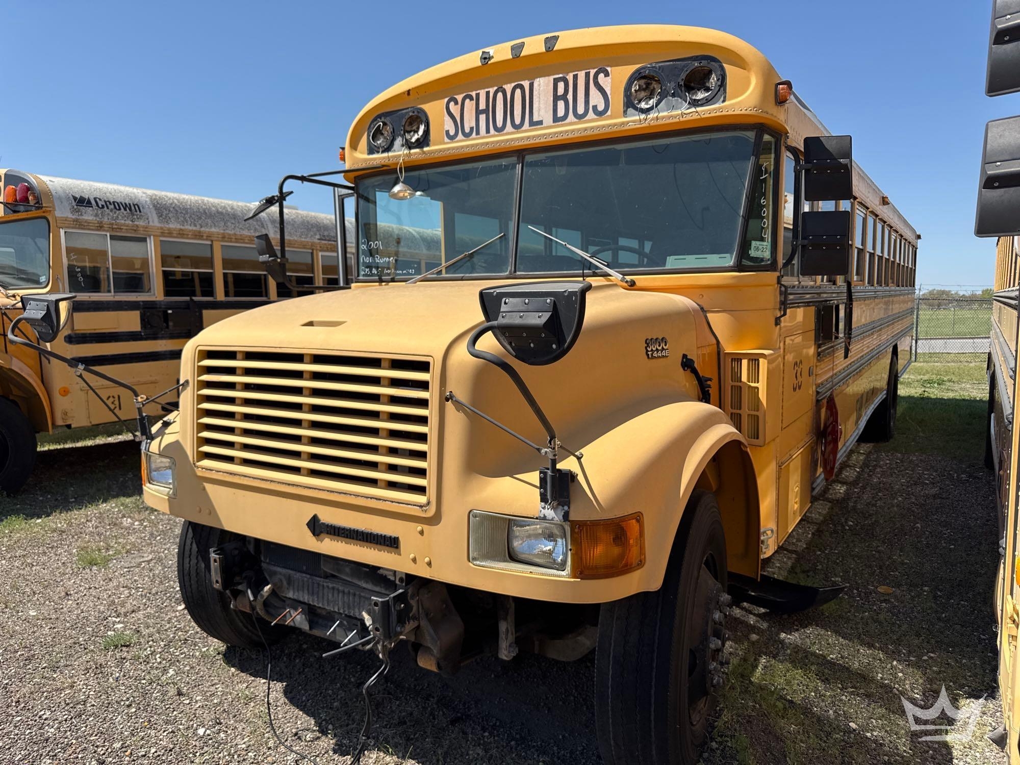 2001 International 3800 School Bus (A64194)