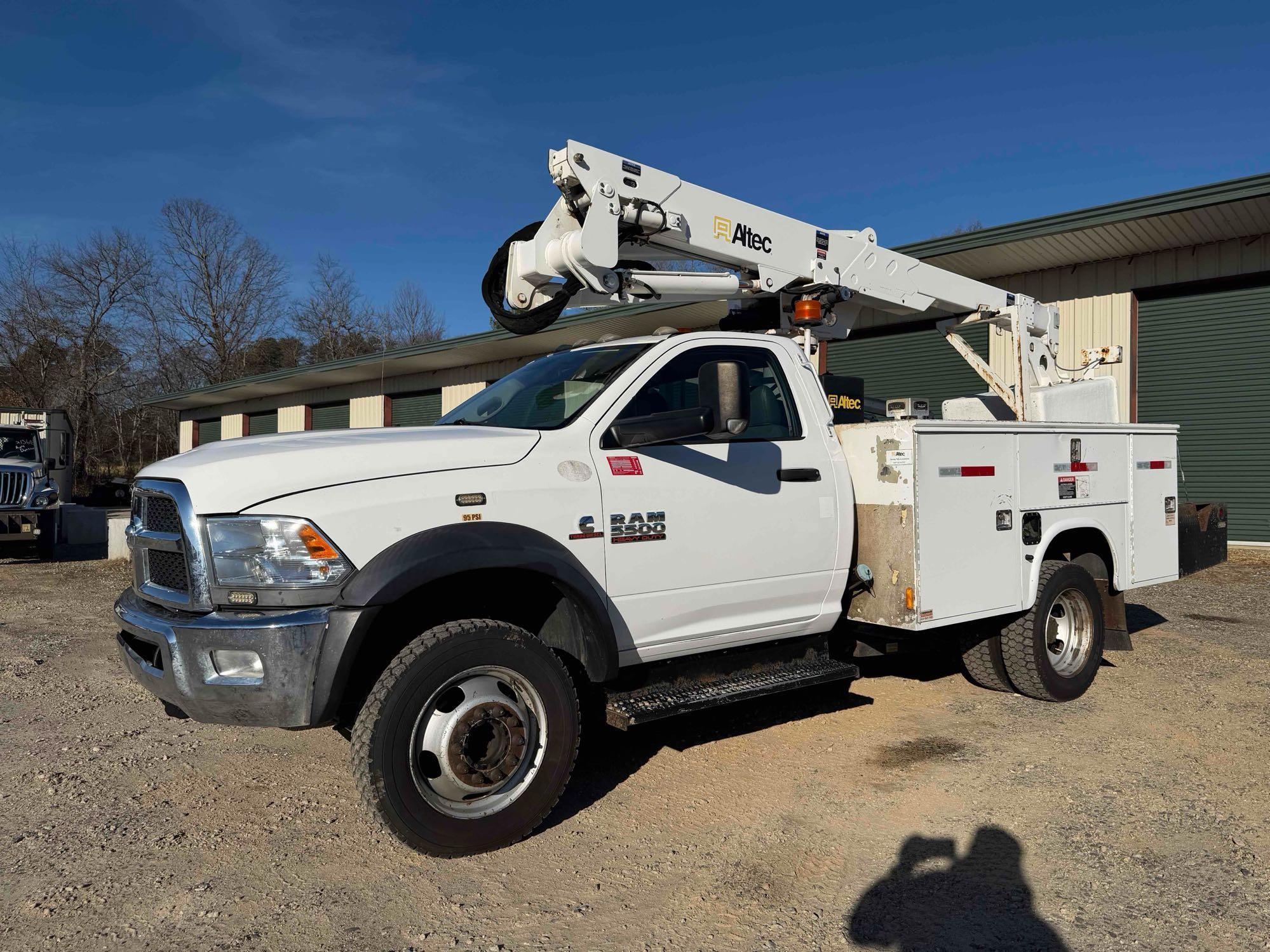 2013 Ram 5500 Bucket Truck, VIN # 3C7WRNALXDG552597 (A61165)