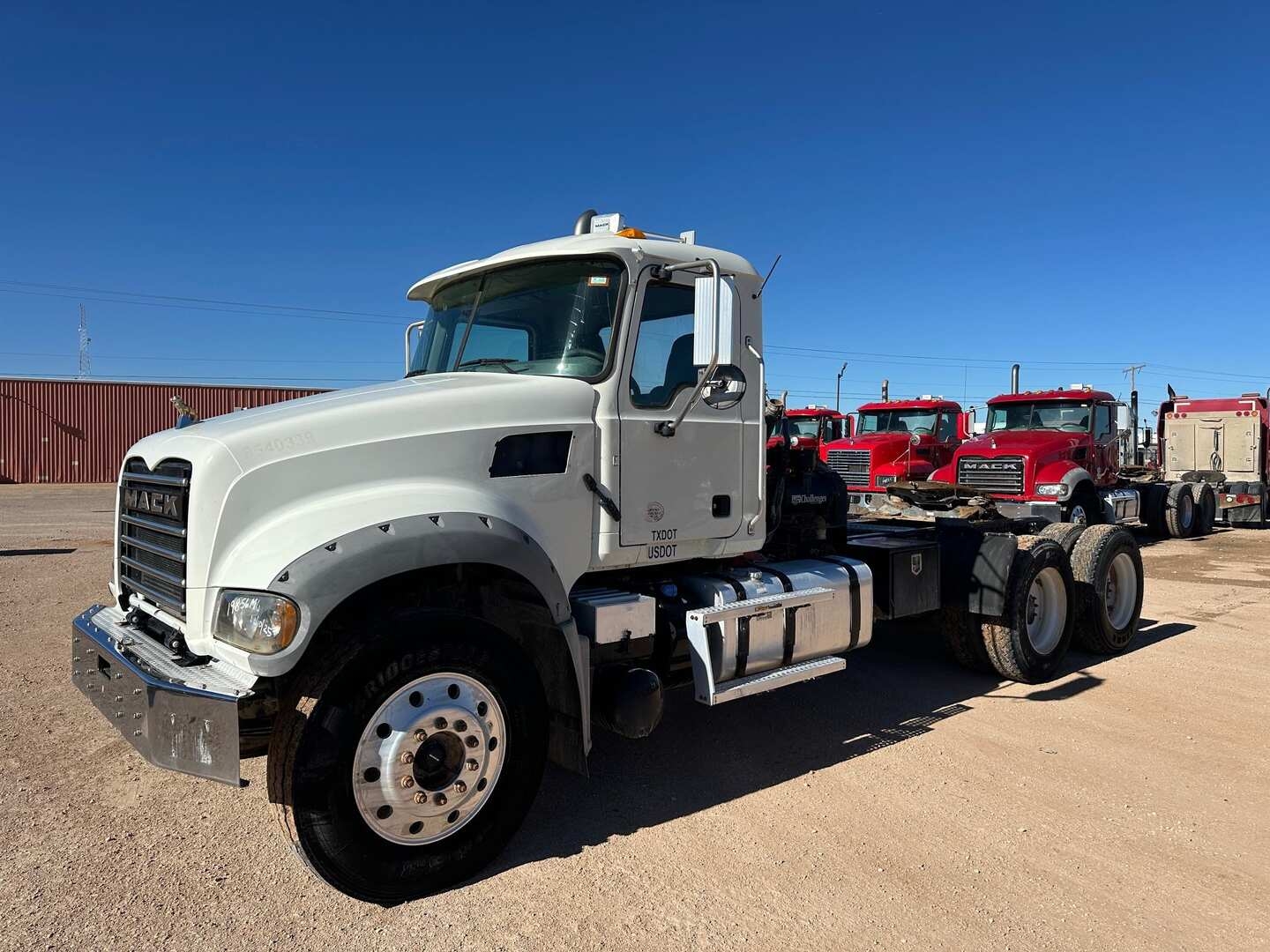 2020 MACK GRANITE (A58214)
