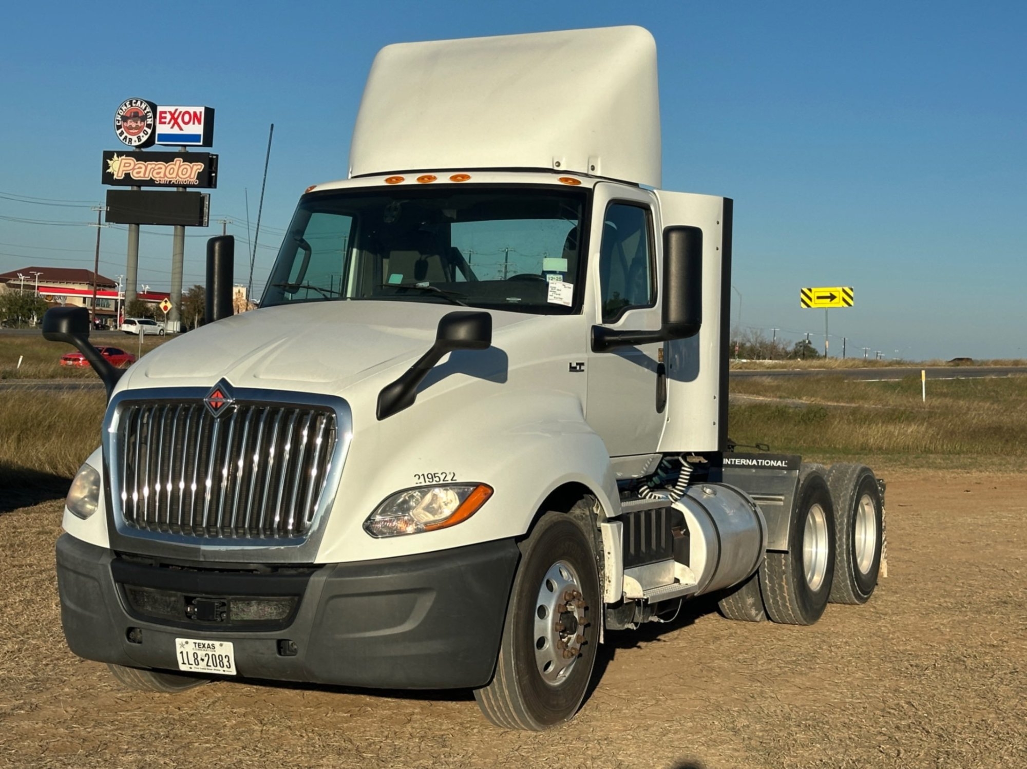 2019 INTERNATIONAL LT625 (A58214)