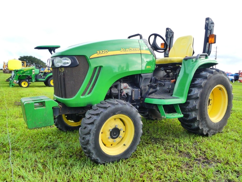 John Deere 3320 (A53314)
