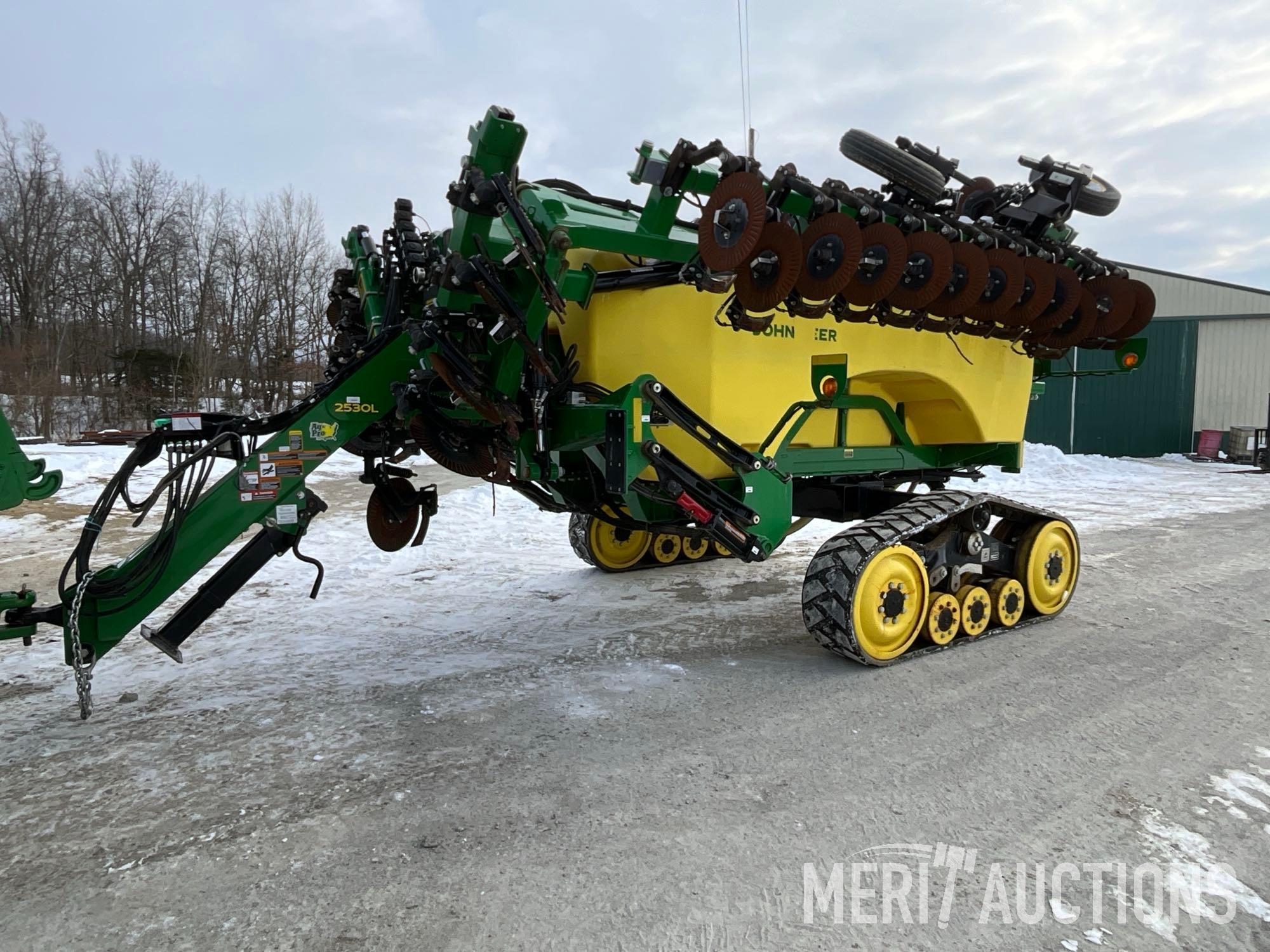 2021 John Deere 5230L Applicator (A63109)