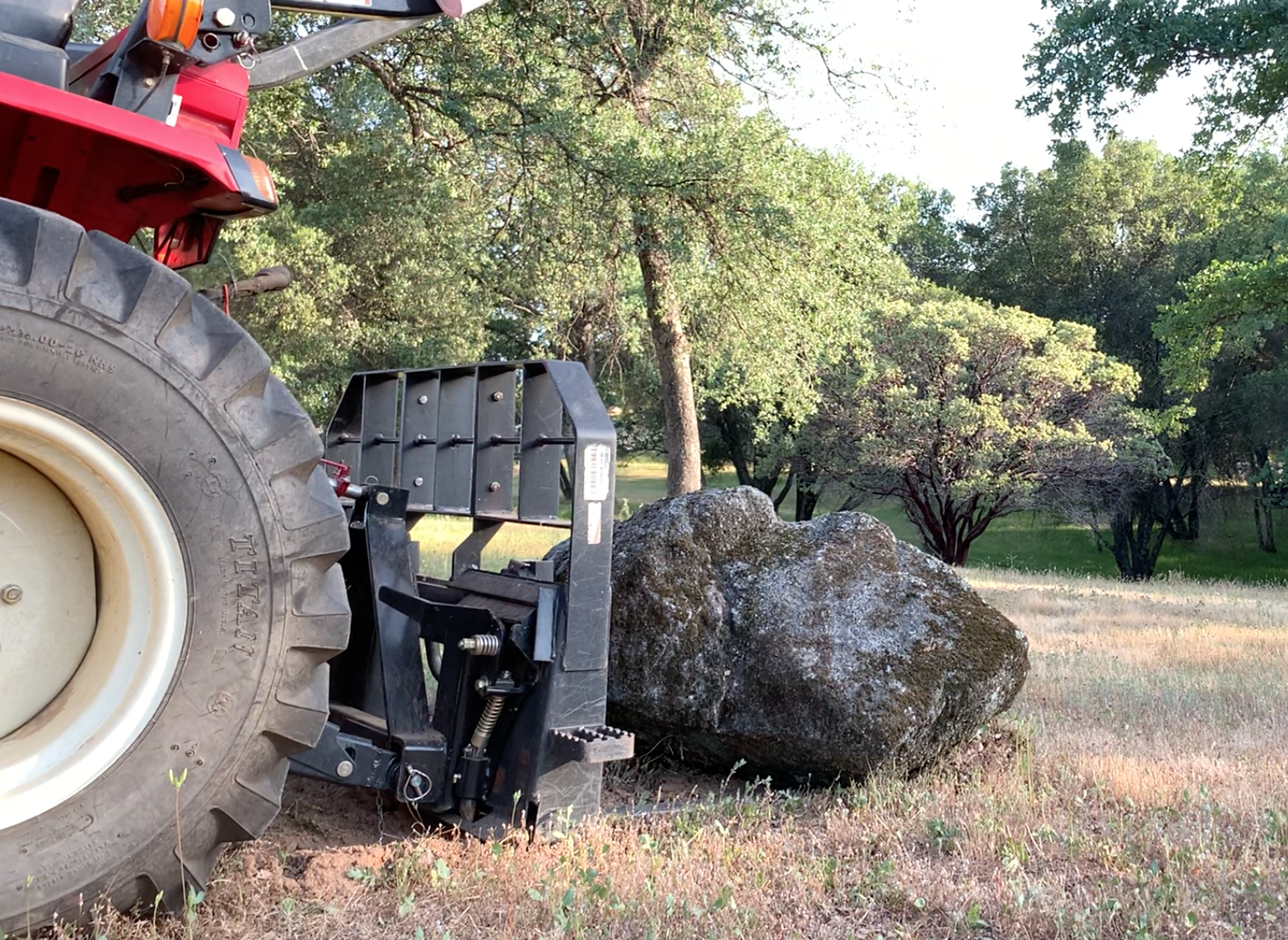 3 Point Pallet Forks.png