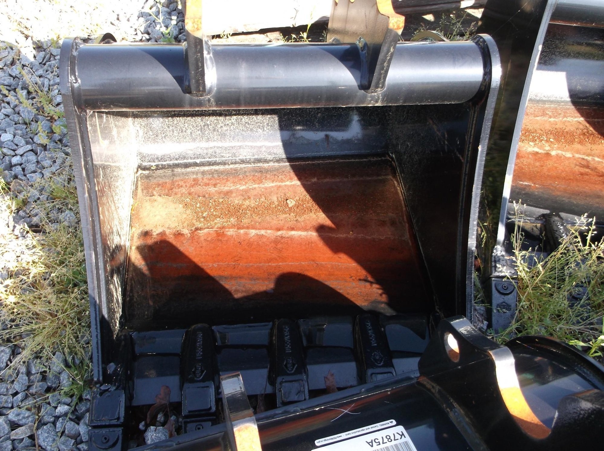 Kubota 24in Quick Attach Compact Excavator Tooth Bucket (A51039)