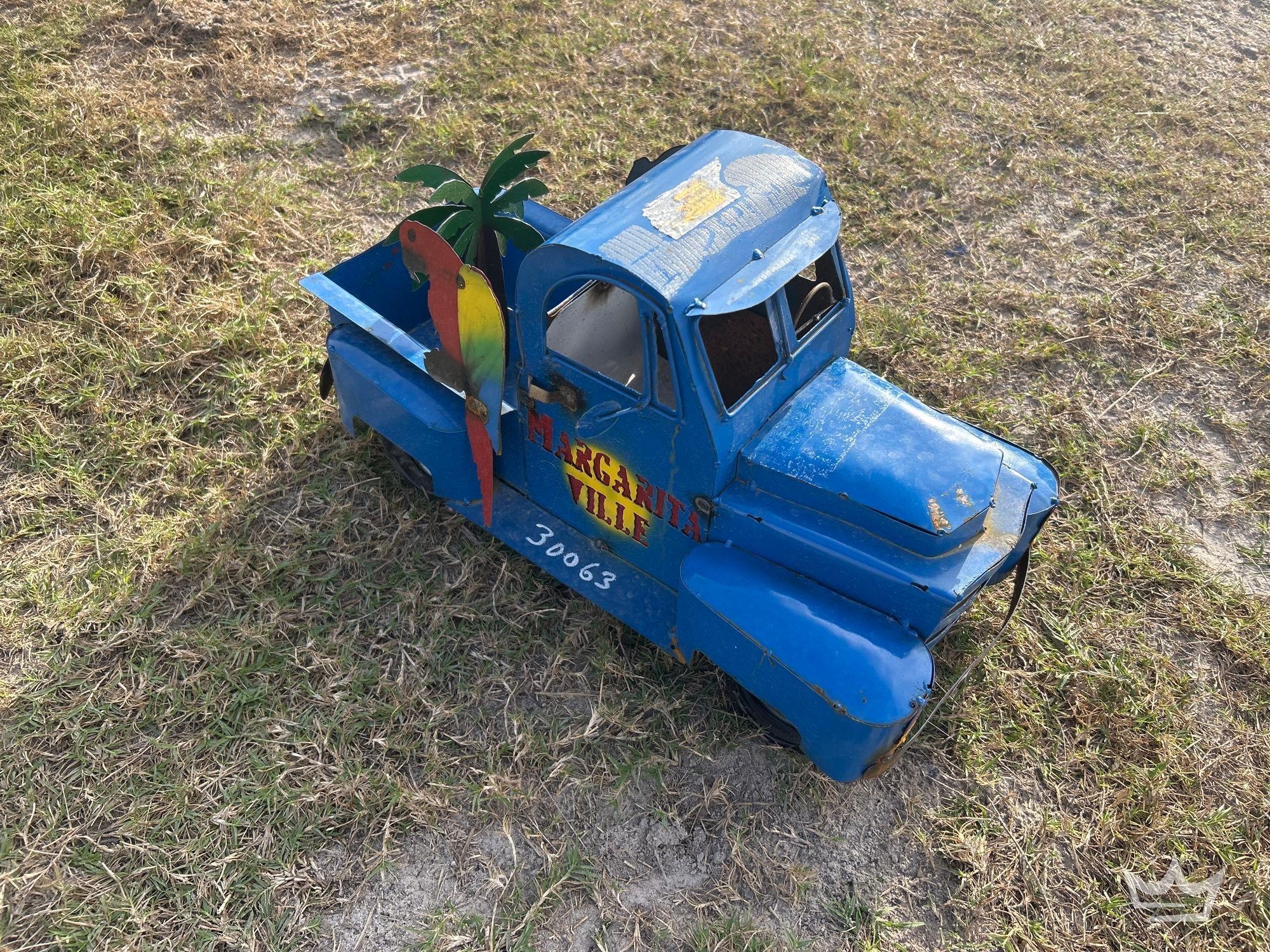 Margaritaville Miniature Decorative Truck (A59231)