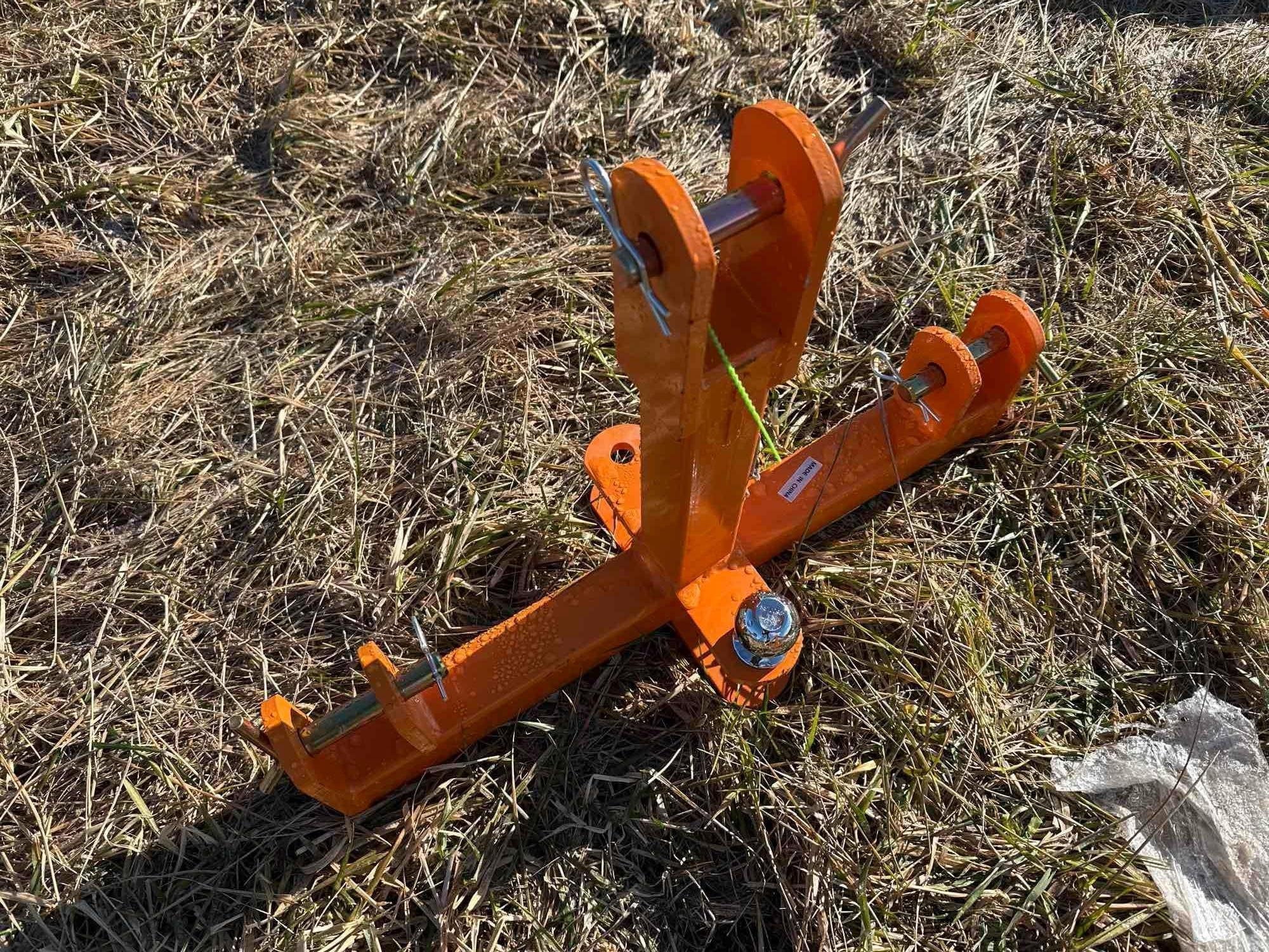 New/Unused 3 Point Ball/Flat Hitch (A61166)