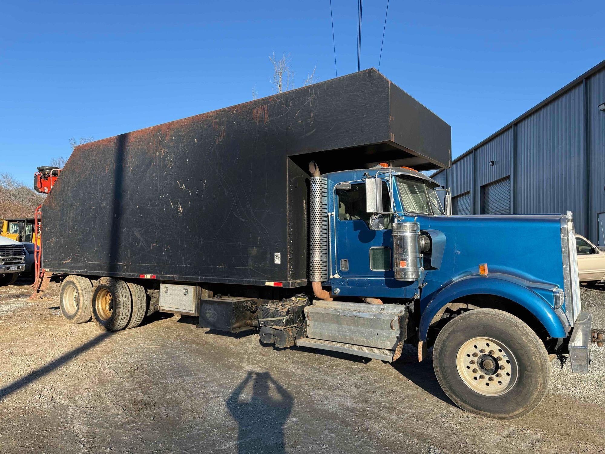 2008 Kenworth W900 Grapple/Storm Truck, VIN # 1NKWX40X68J221827 (A61165)