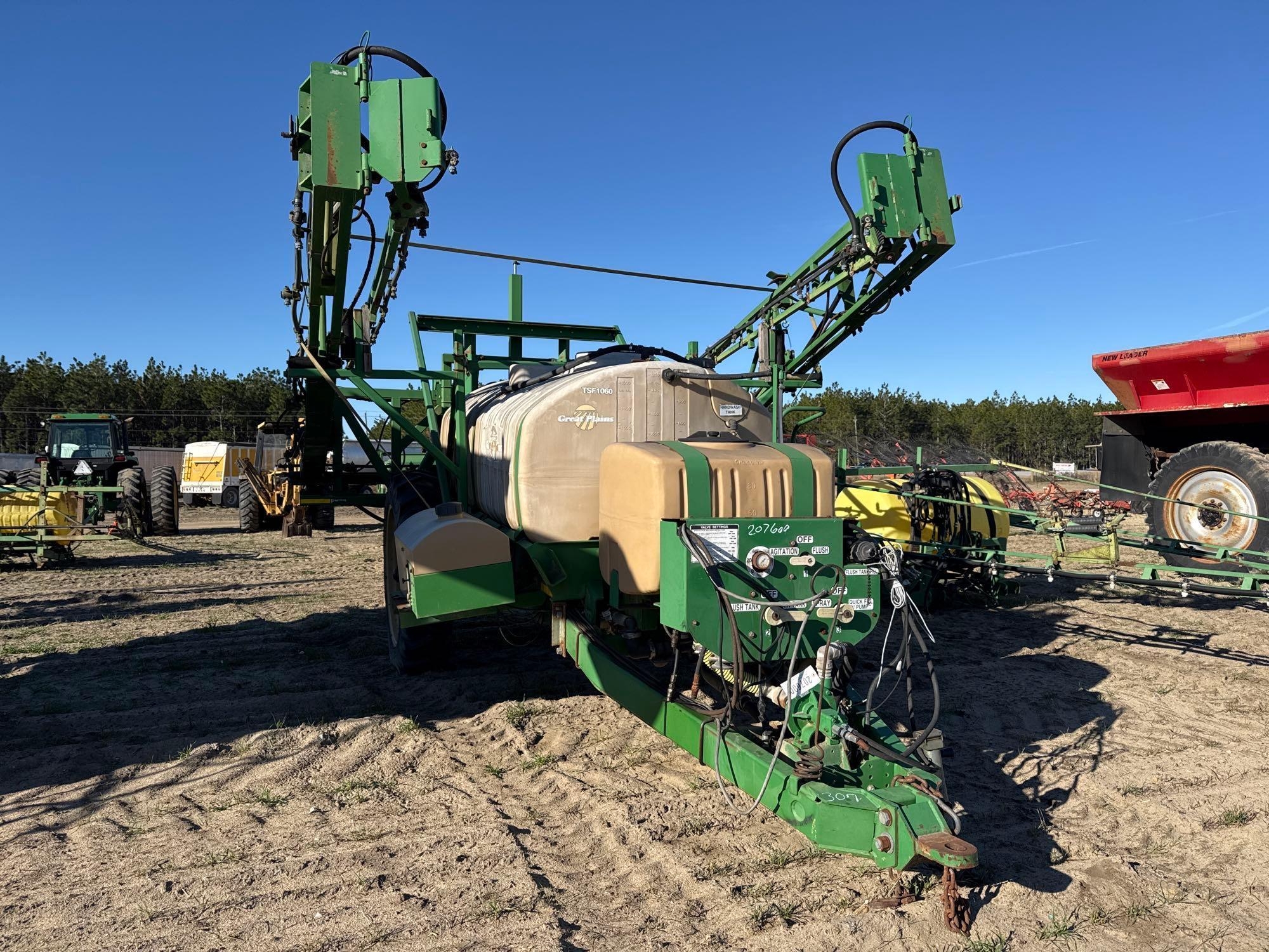 GREAT PLAINS TSF1060 PULL TYPE SPRAYER (A63290)