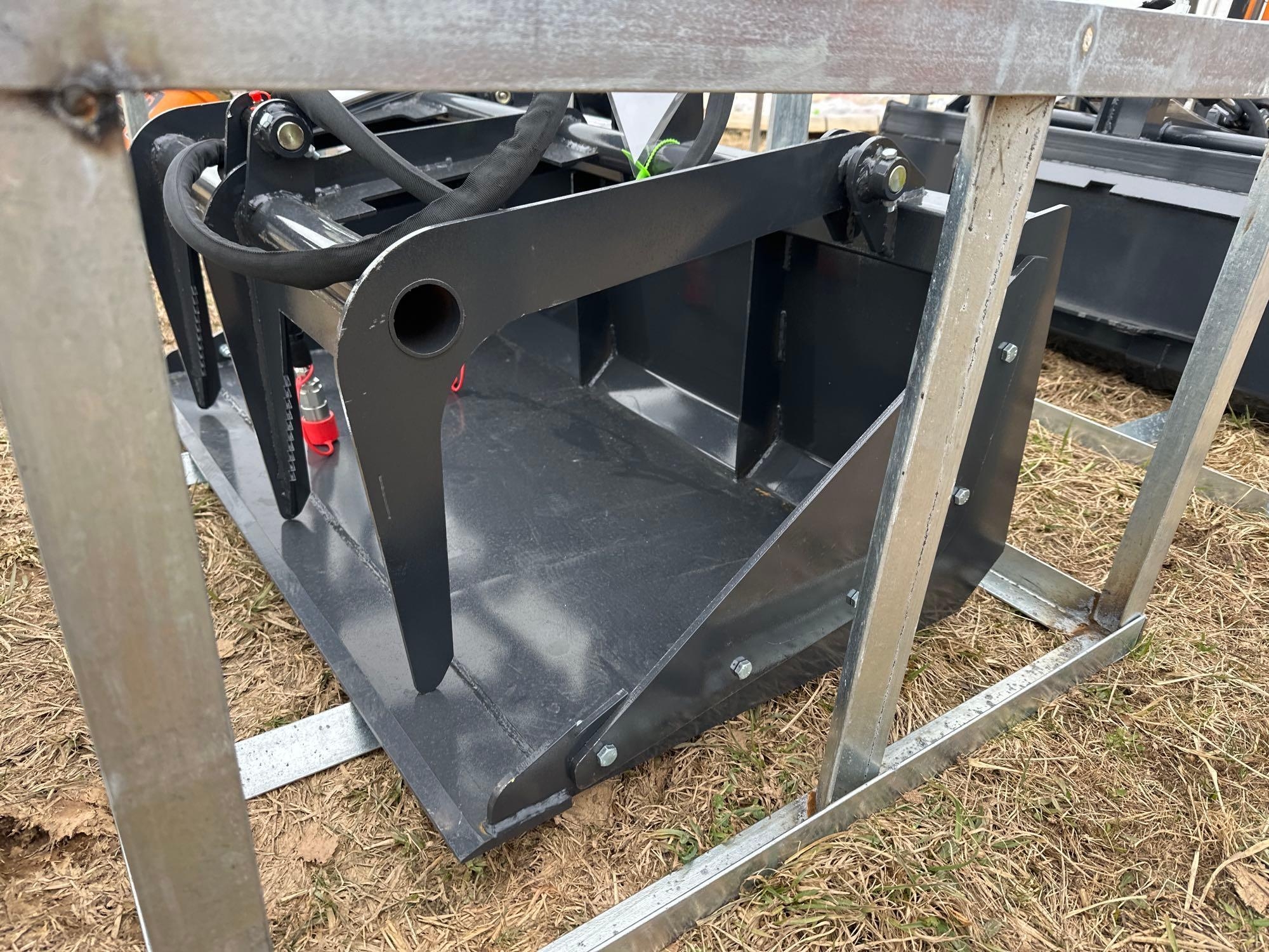 New/Unused Landhonor Mini Skid Steer Grapple Bucket (A61166)