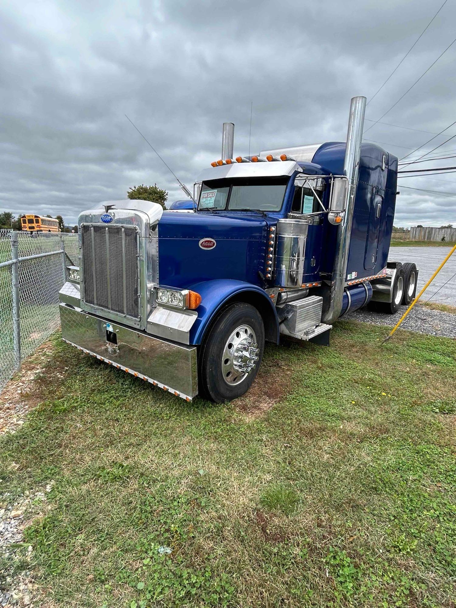 Peterbilt Tandem Axle Road Tractor (A47477)