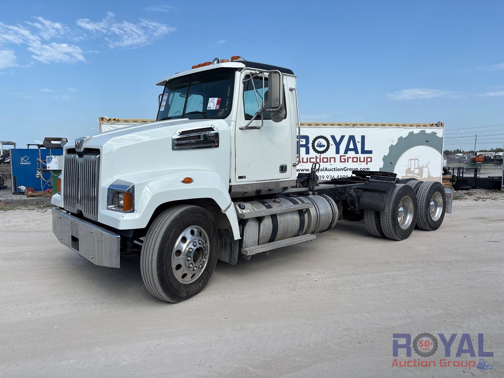 2014 Western Star 4700 T/A Day Cab Truck Tractor (A46683)